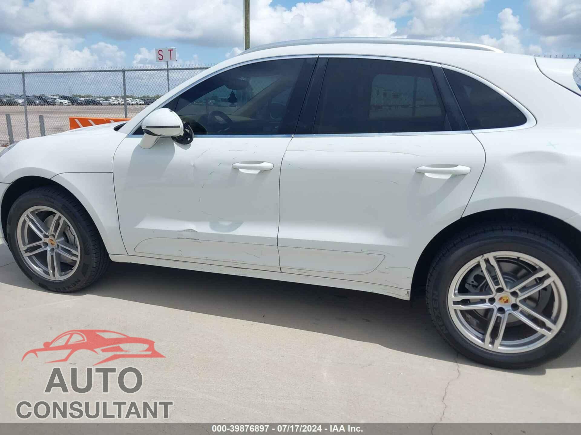 PORSCHE MACAN 2015 - WP1AB2A5XFLB63166