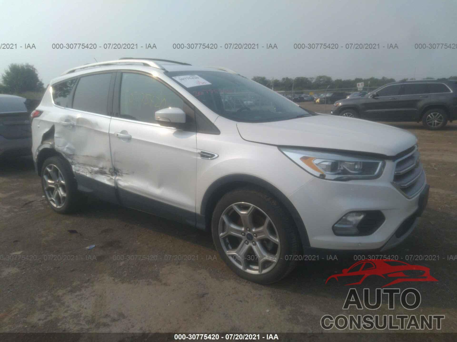 FORD ESCAPE 2017 - 1FMCU9J9XHUA21795