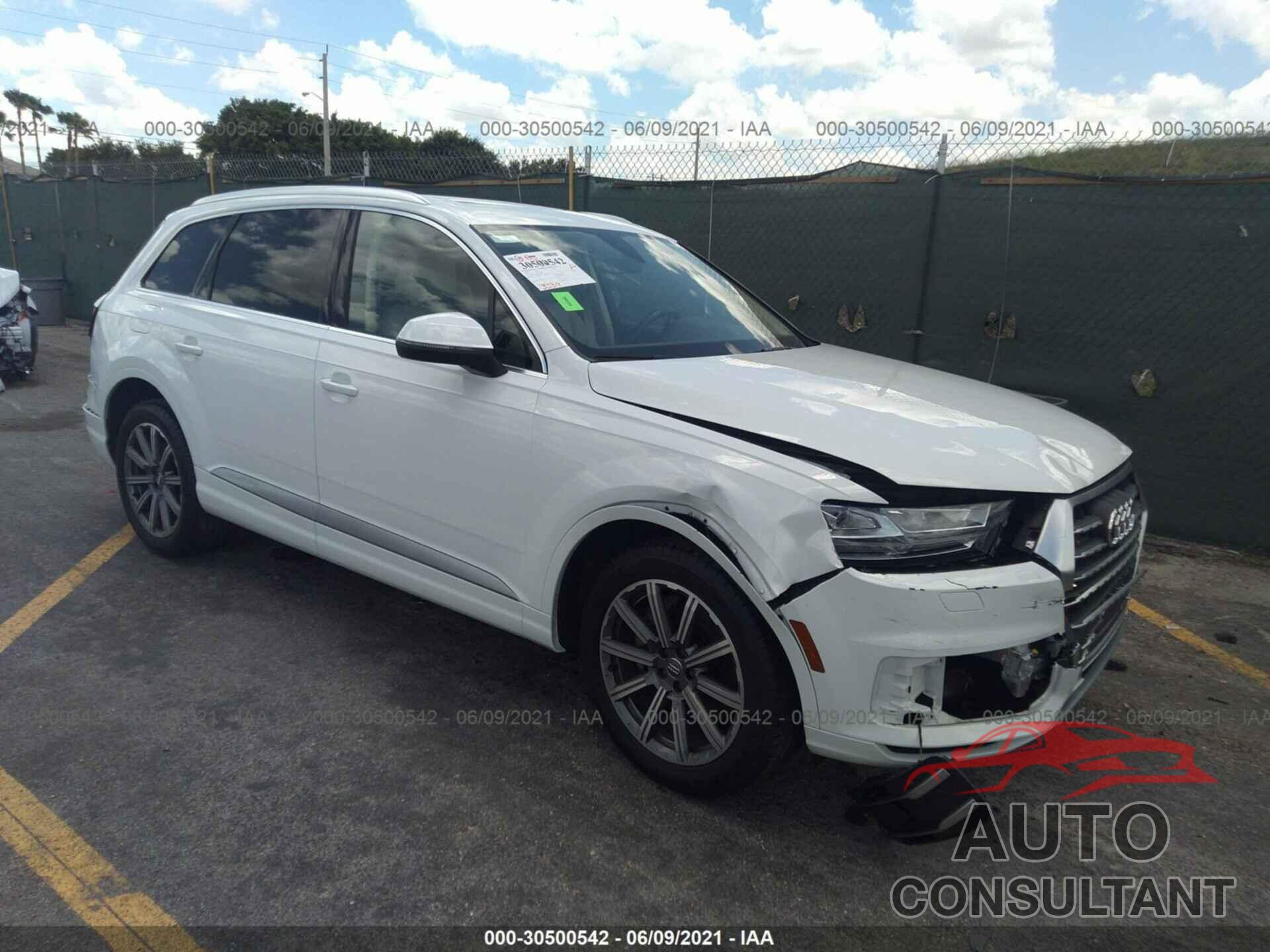 AUDI Q7 2018 - WA1LHAF79JD043496