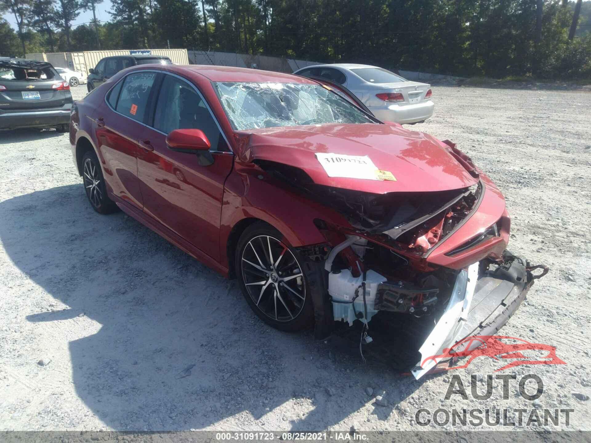 TOYOTA CAMRY 2021 - 4T1G11AK5MU407887