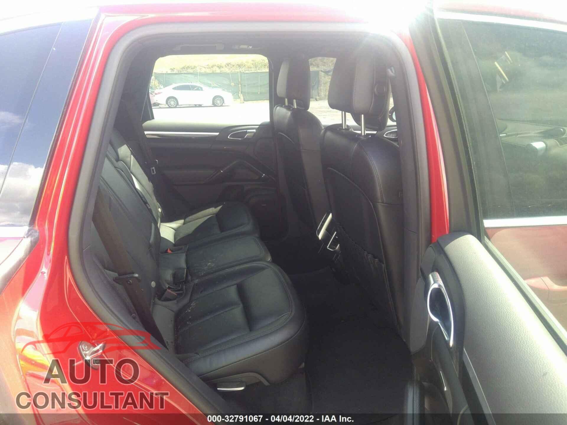 PORSCHE CAYENNE 2017 - WP1AA2A25HKA90984