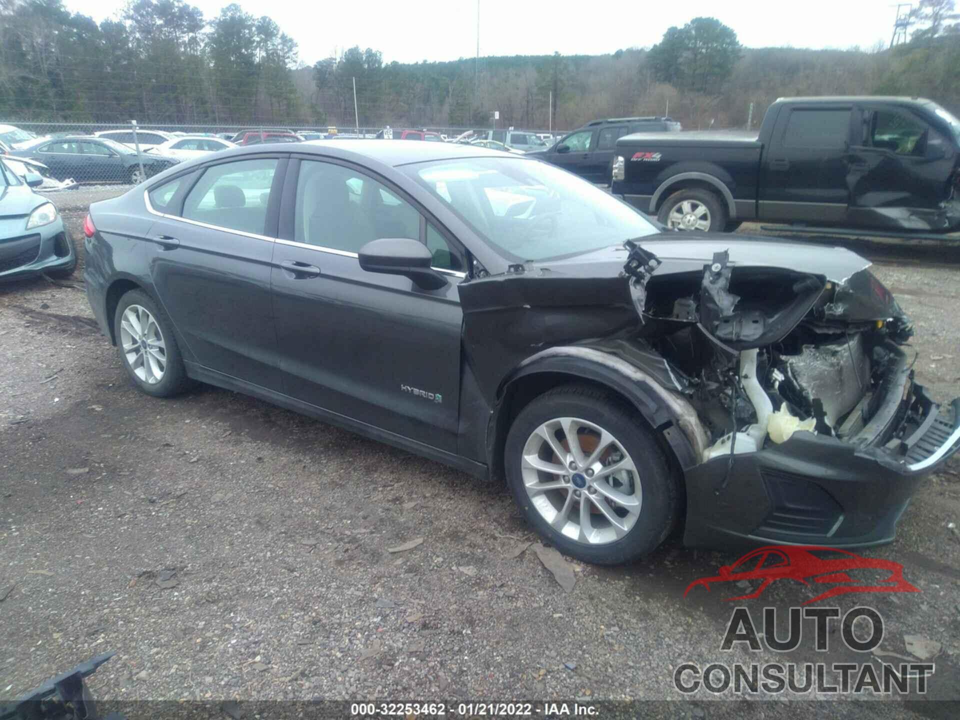 FORD FUSION HYBRID 2019 - 3FA6P0LU3KR137480