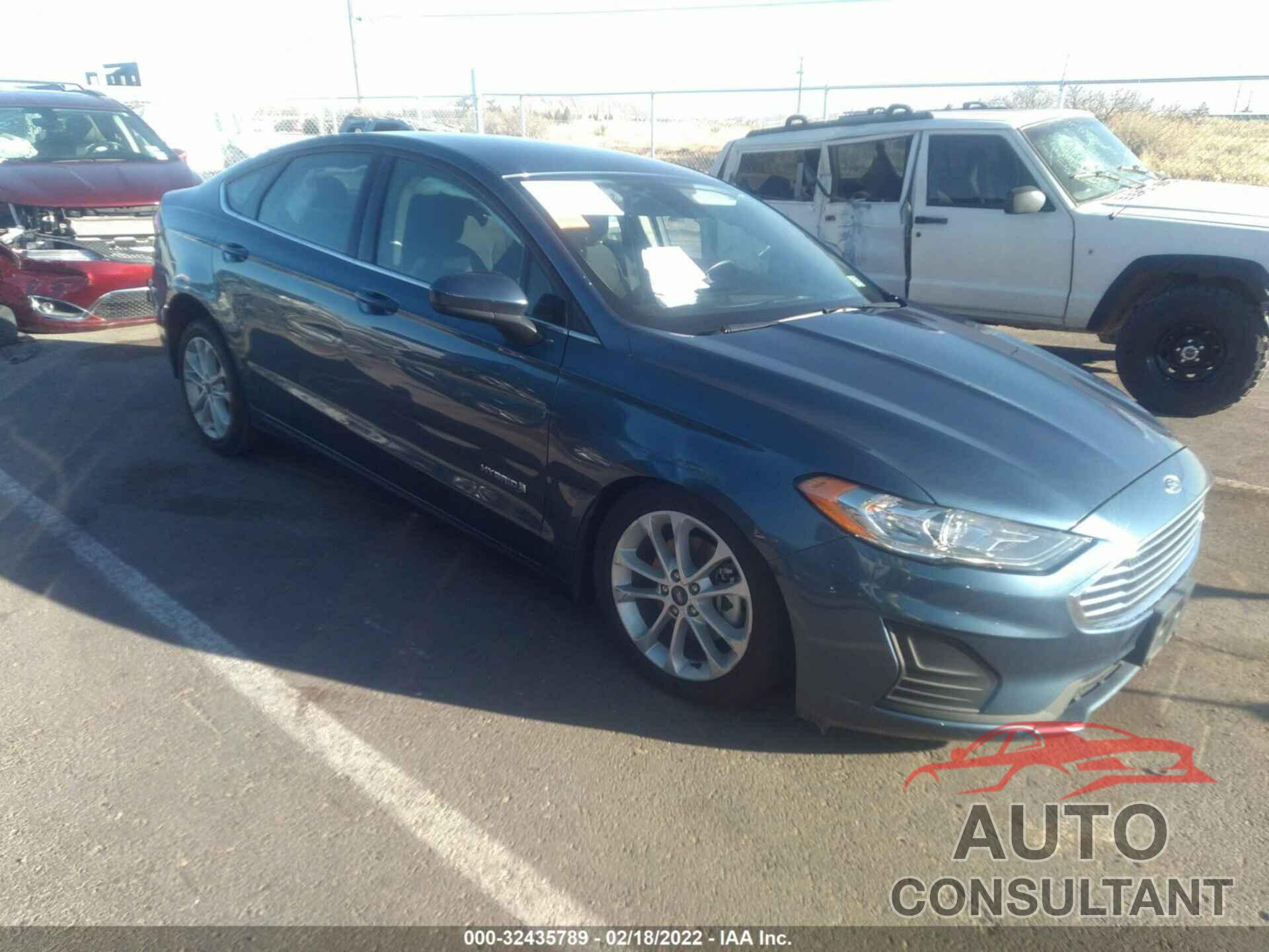 FORD FUSION HYBRID 2019 - 3FA6P0LU0KR148727