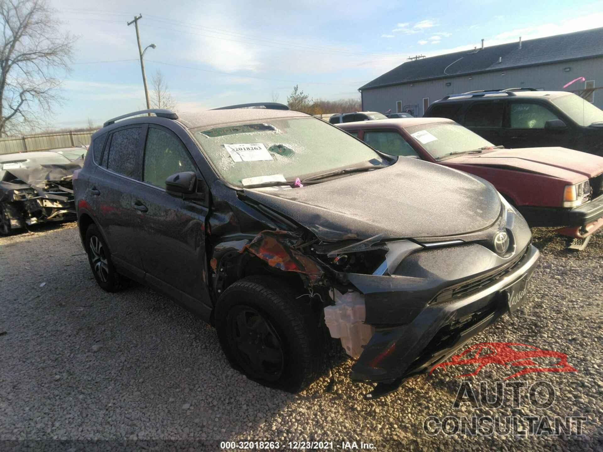 TOYOTA RAV4 2018 - JTMBFREVXJD247164