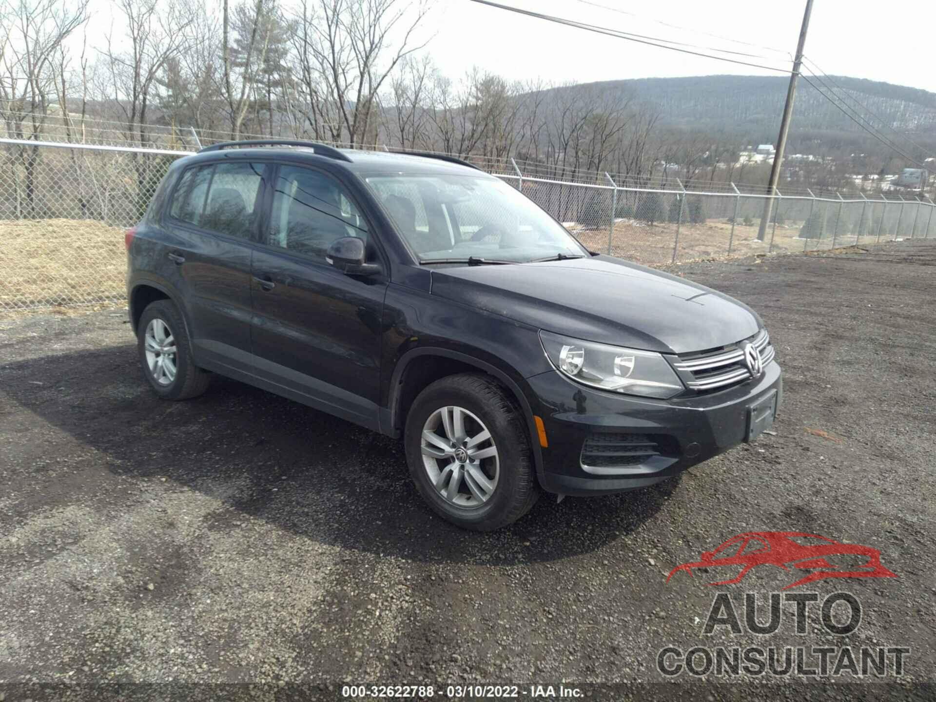 VOLKSWAGEN TIGUAN 2017 - WVGBV7AX6HK018383