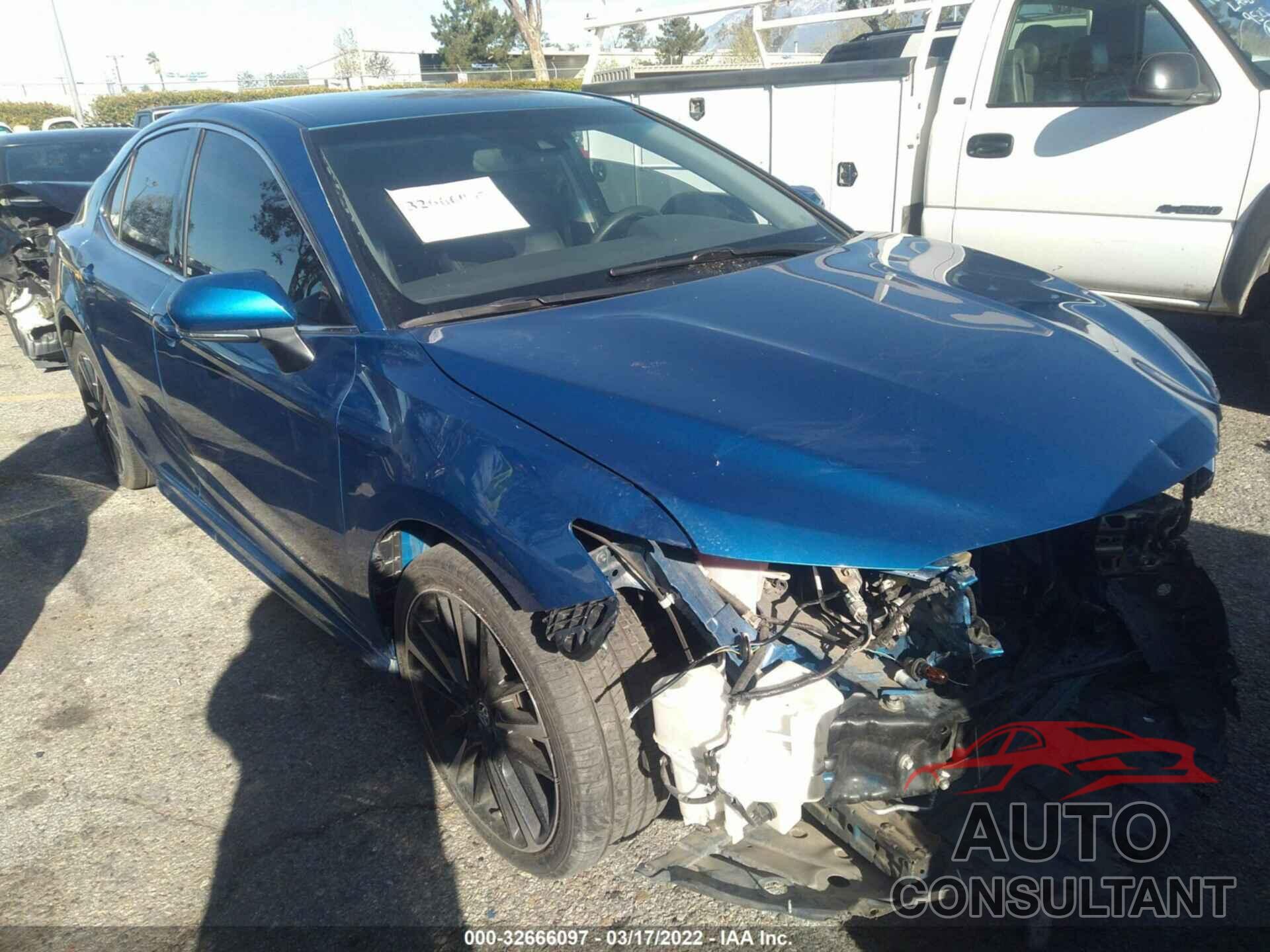 TOYOTA CAMRY 2019 - 4T1B11HK4KU700807