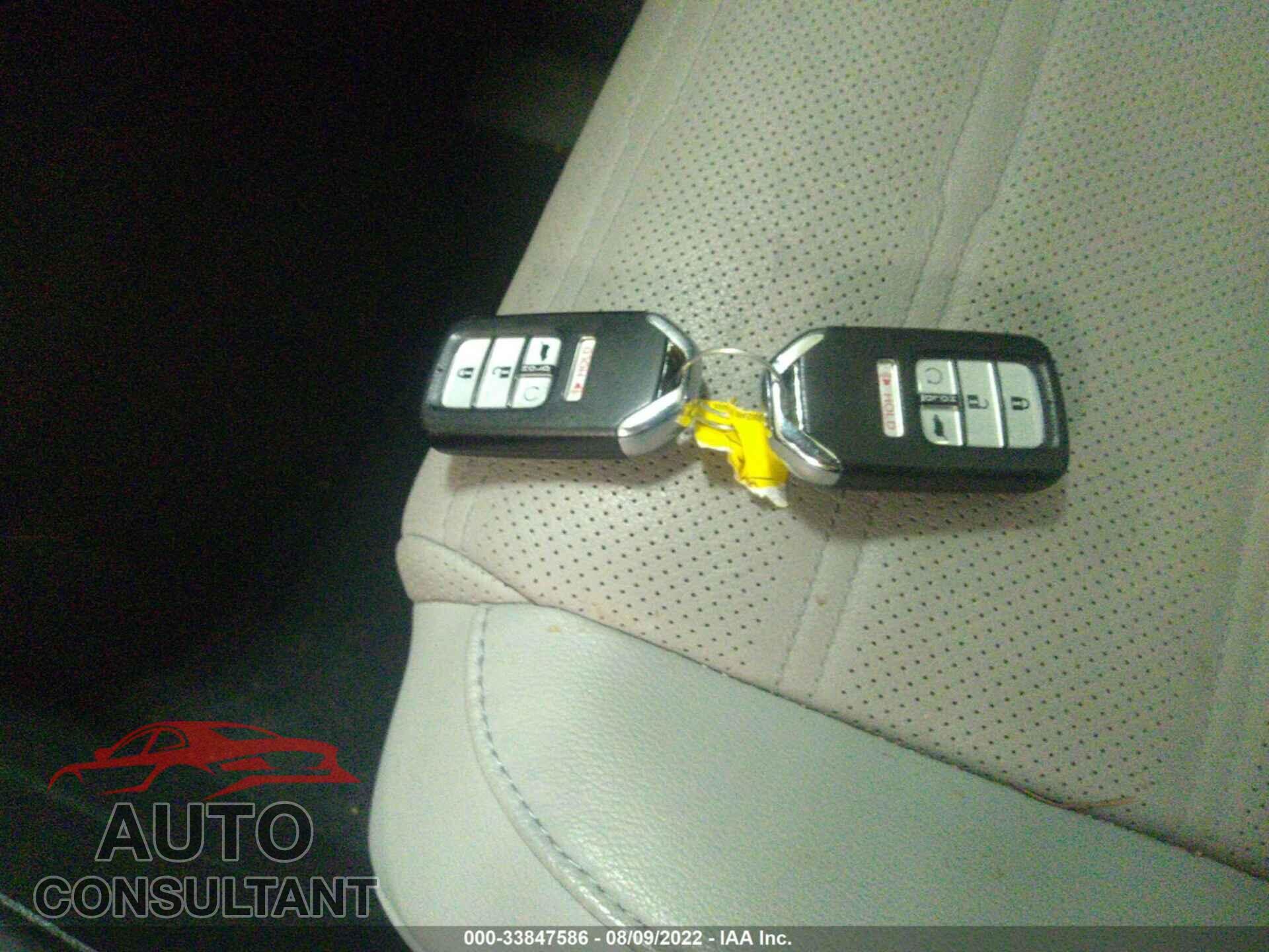 HONDA CR-V 2017 - 5J6RW2H88HL027530
