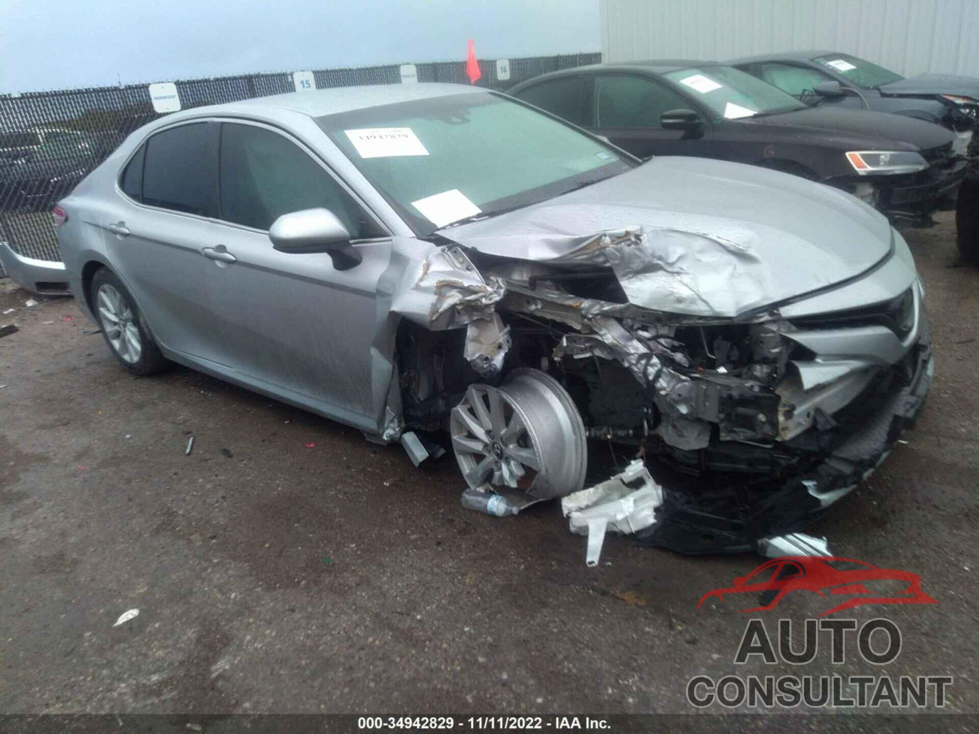 TOYOTA CAMRY 2018 - 4T1B11HK1JU097765