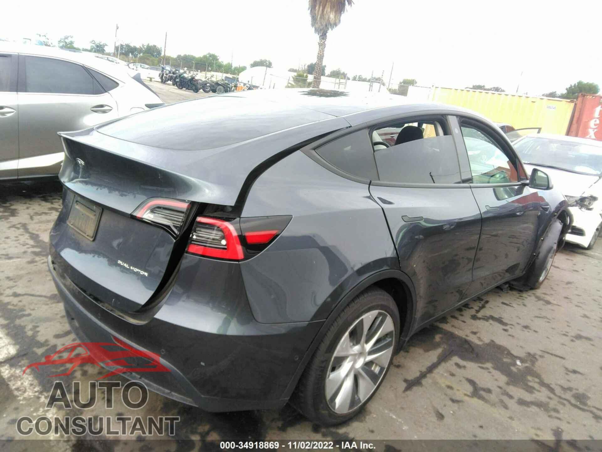 TESLA MODEL Y 2021 - 5YJYGDEEXMF083602