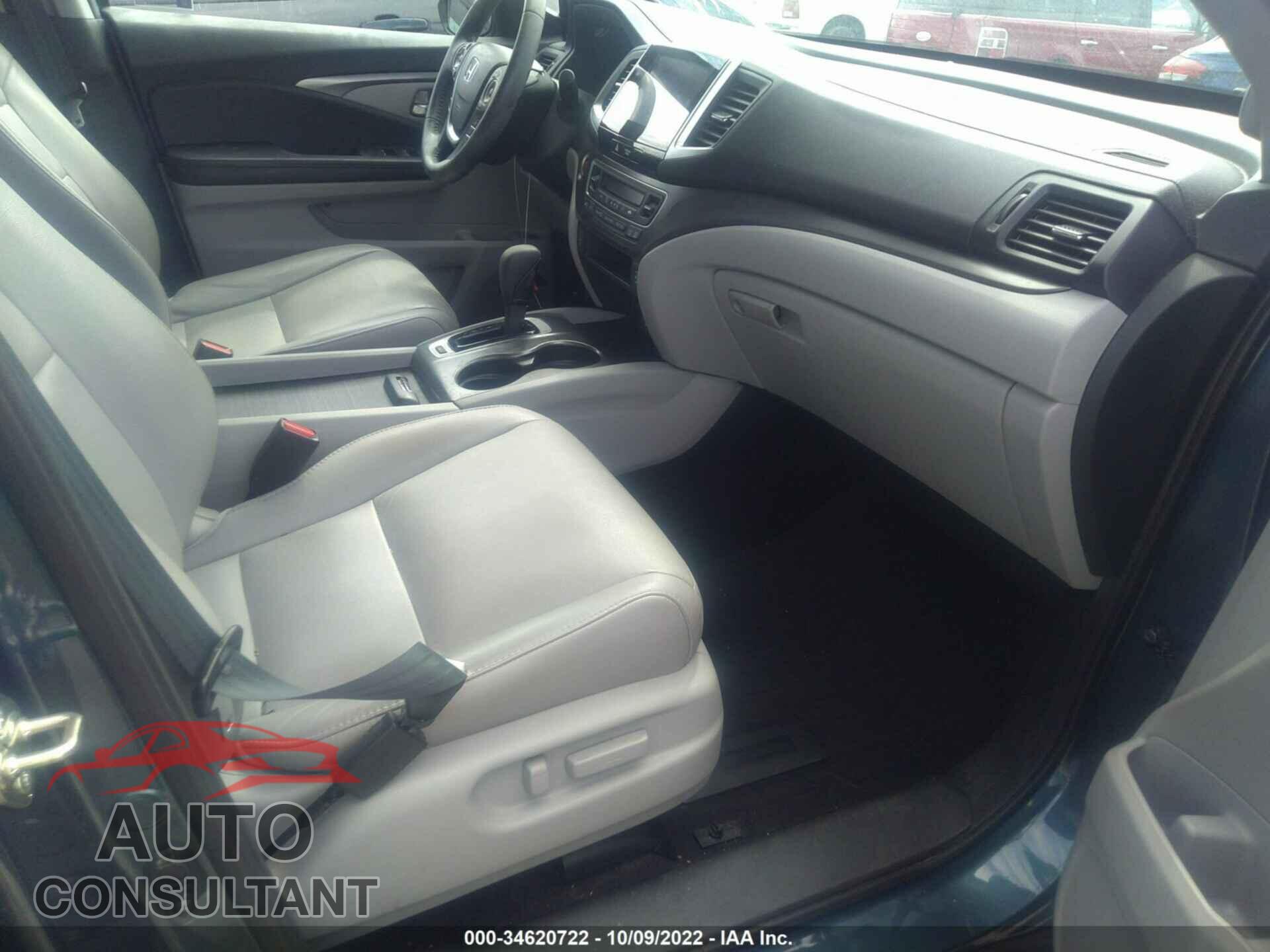HONDA PILOT 2017 - 5FNYF6H62HB035648