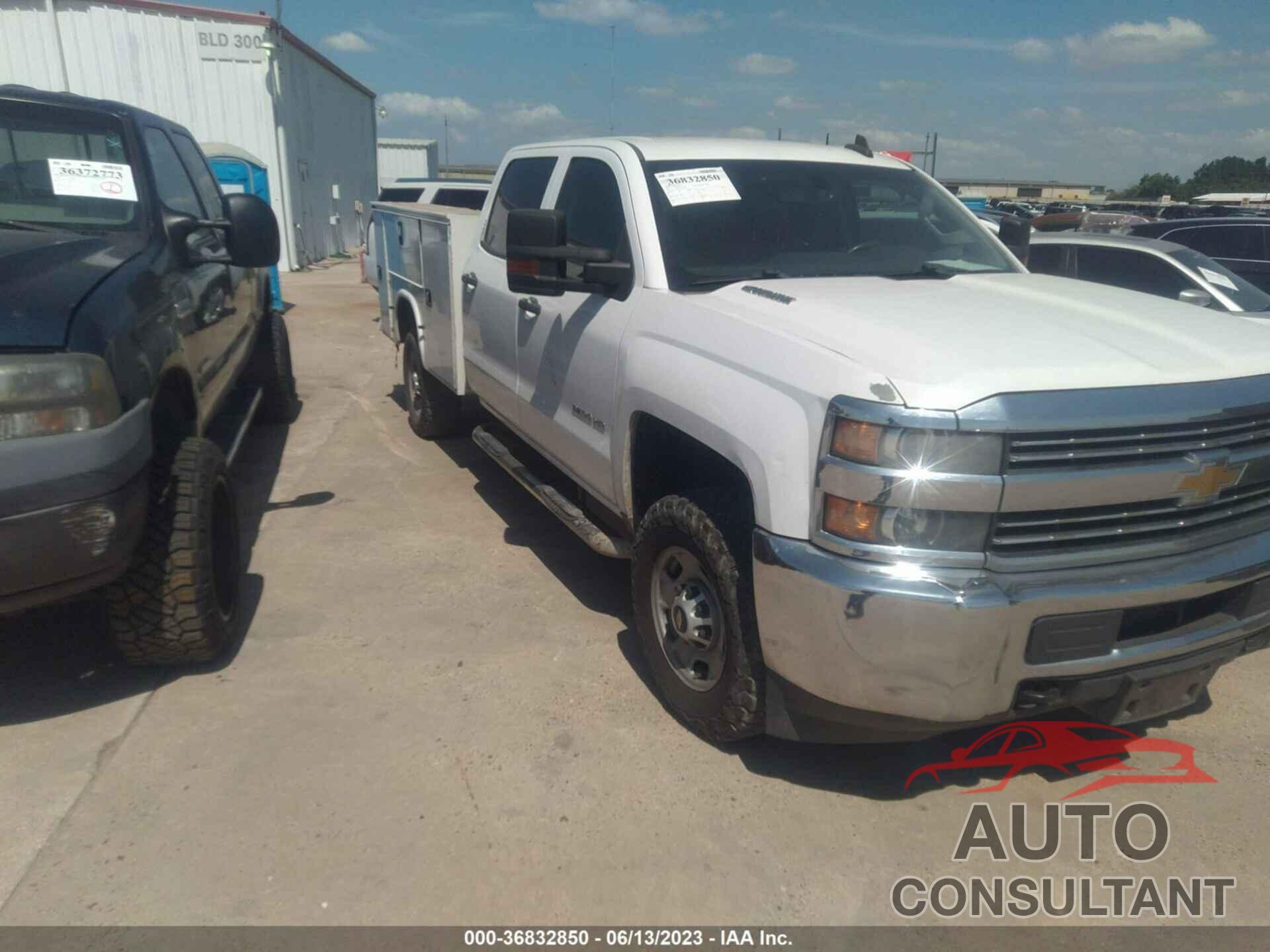 CHEVROLET SILVERADO 2500HD 2015 - 1GC1KUE8XFF559095