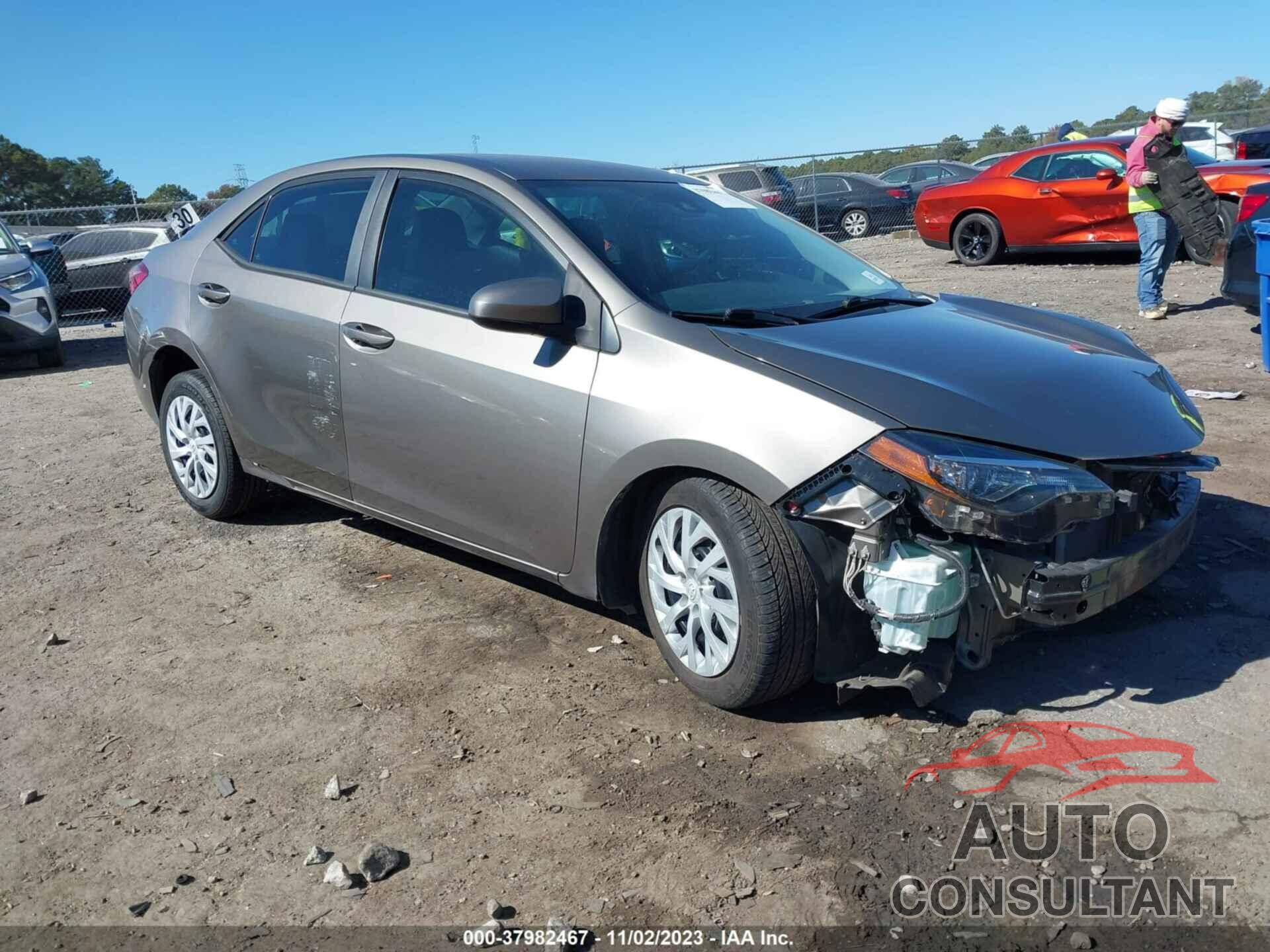 TOYOTA COROLLA 2018 - 5YFBURHE5JP776214