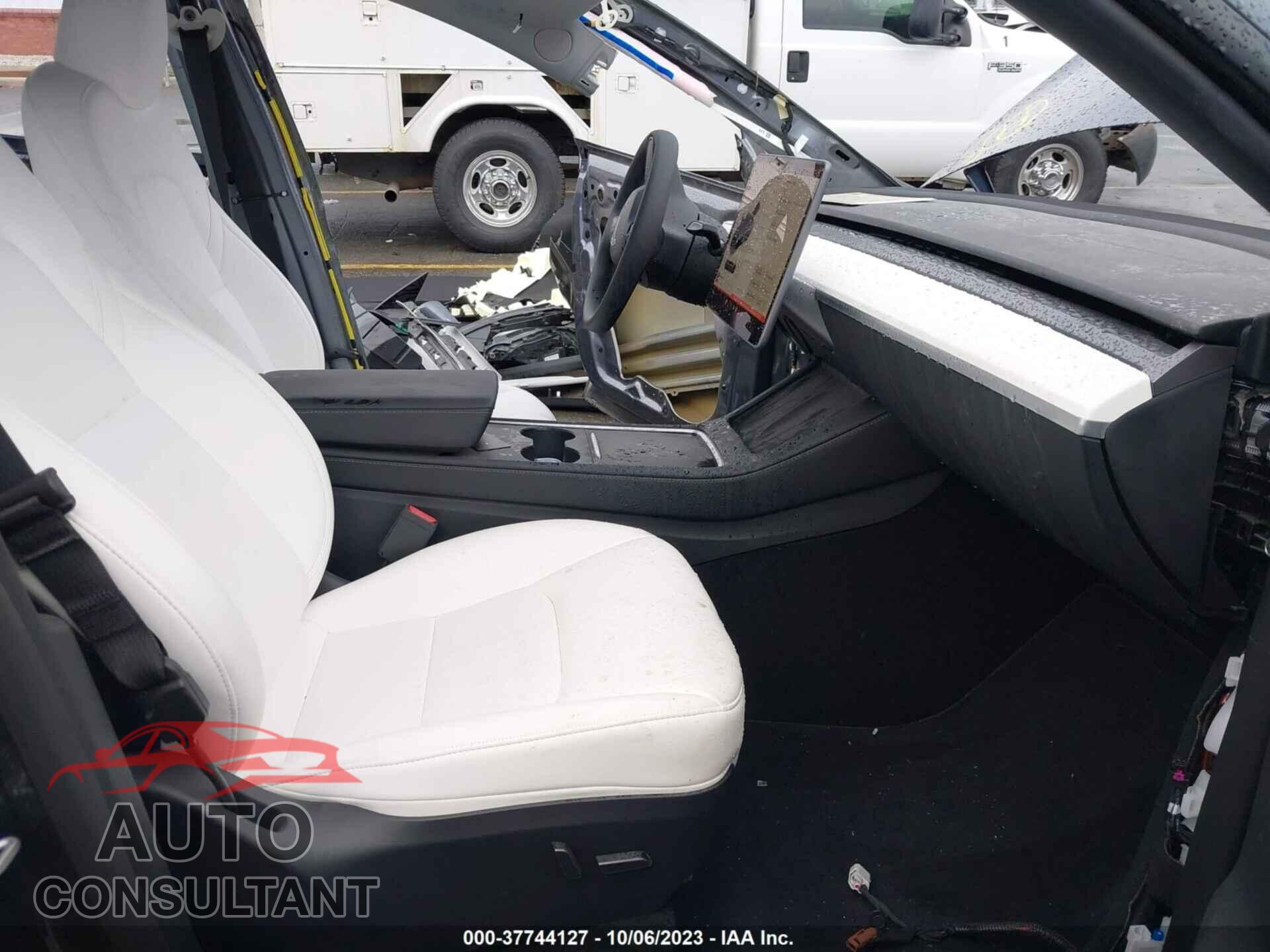 TESLA MODEL Y 2023 - 7SAYGDEF5PF751483