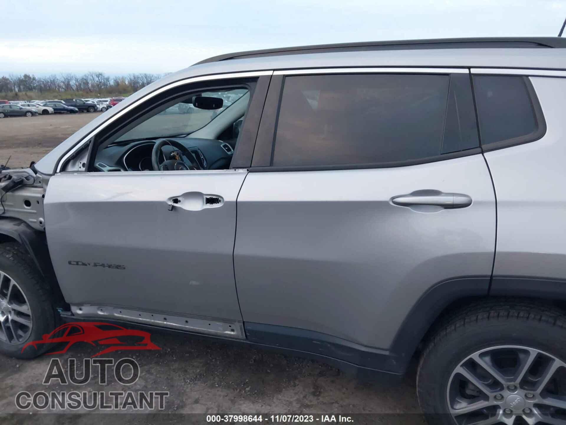 JEEP COMPASS 2018 - 3C4NJDBB2JT422977