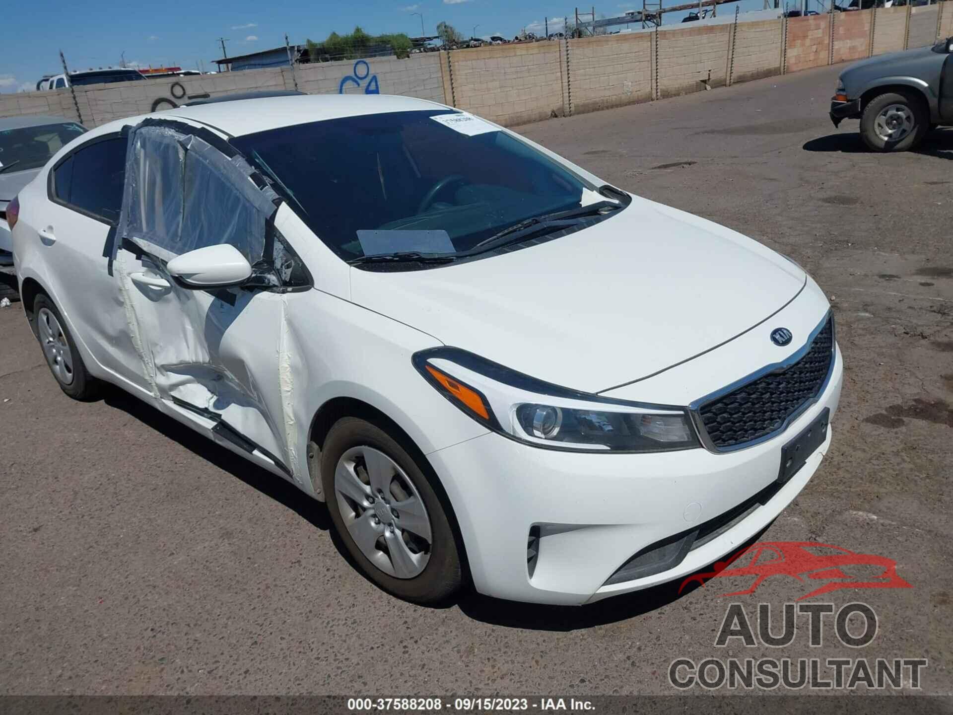 KIA FORTE 2018 - 3KPFK4A76JE276487