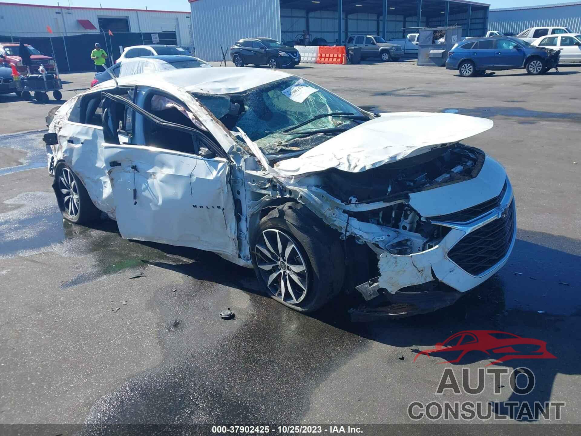 CHEVROLET MALIBU 2020 - 1G1ZG5ST9LF154062