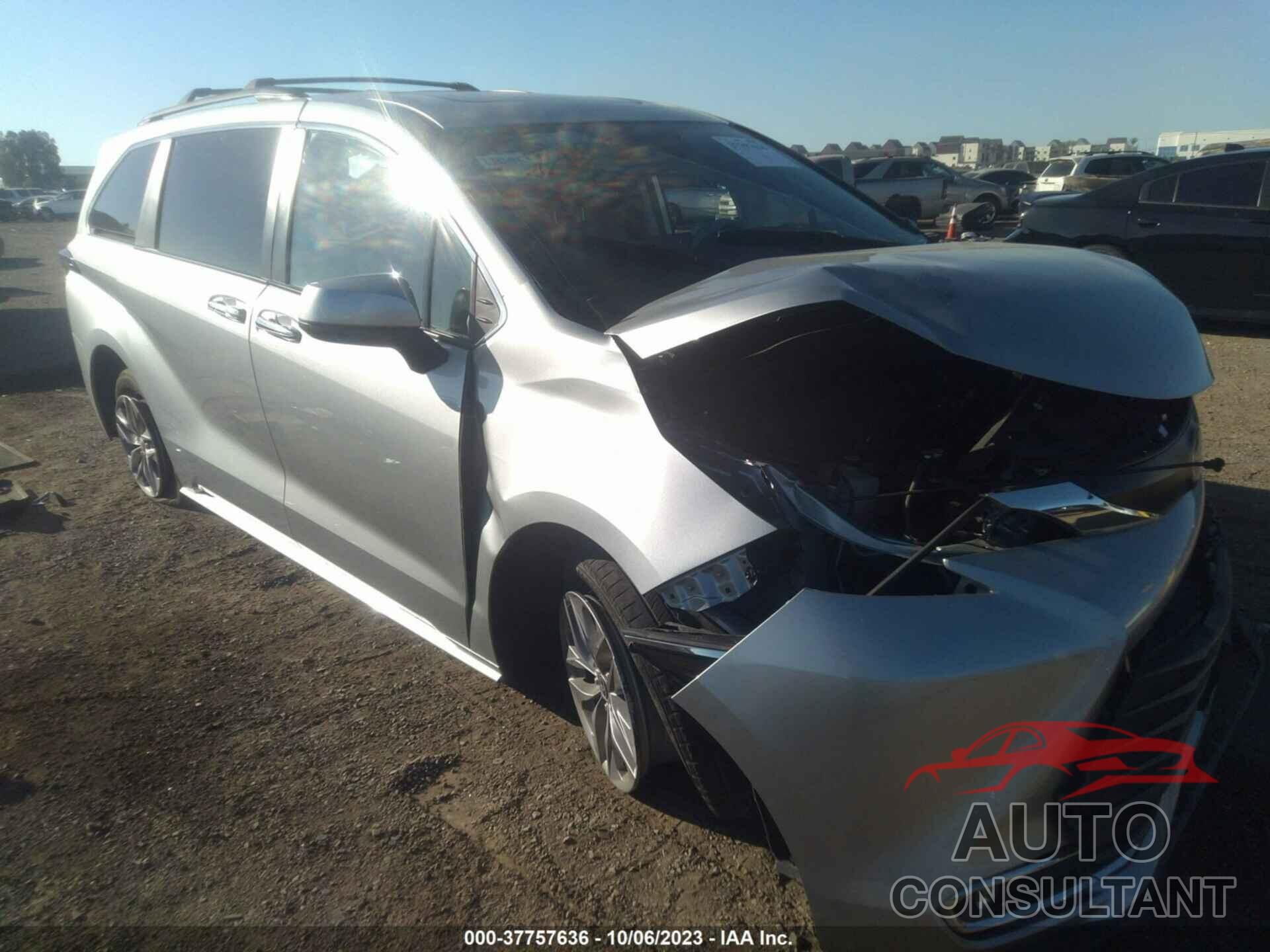 TOYOTA SIENNA 2022 - 5TDJRKEC8NS096215