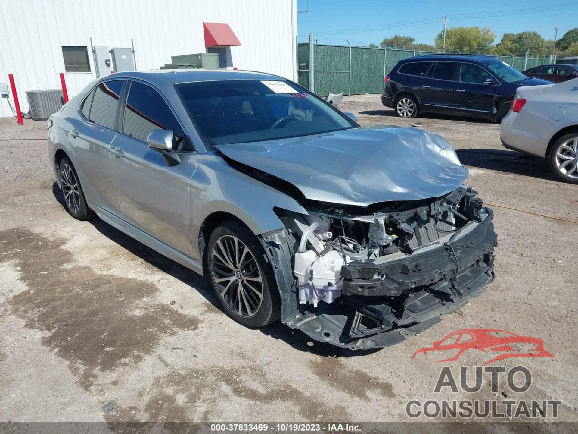TOYOTA CAMRY 2018 - JTNB11HK6J3021481