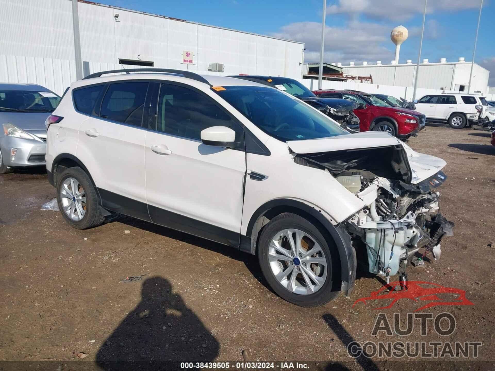 FORD ESCAPE 2018 - 1FMCU0GD9JUB52665