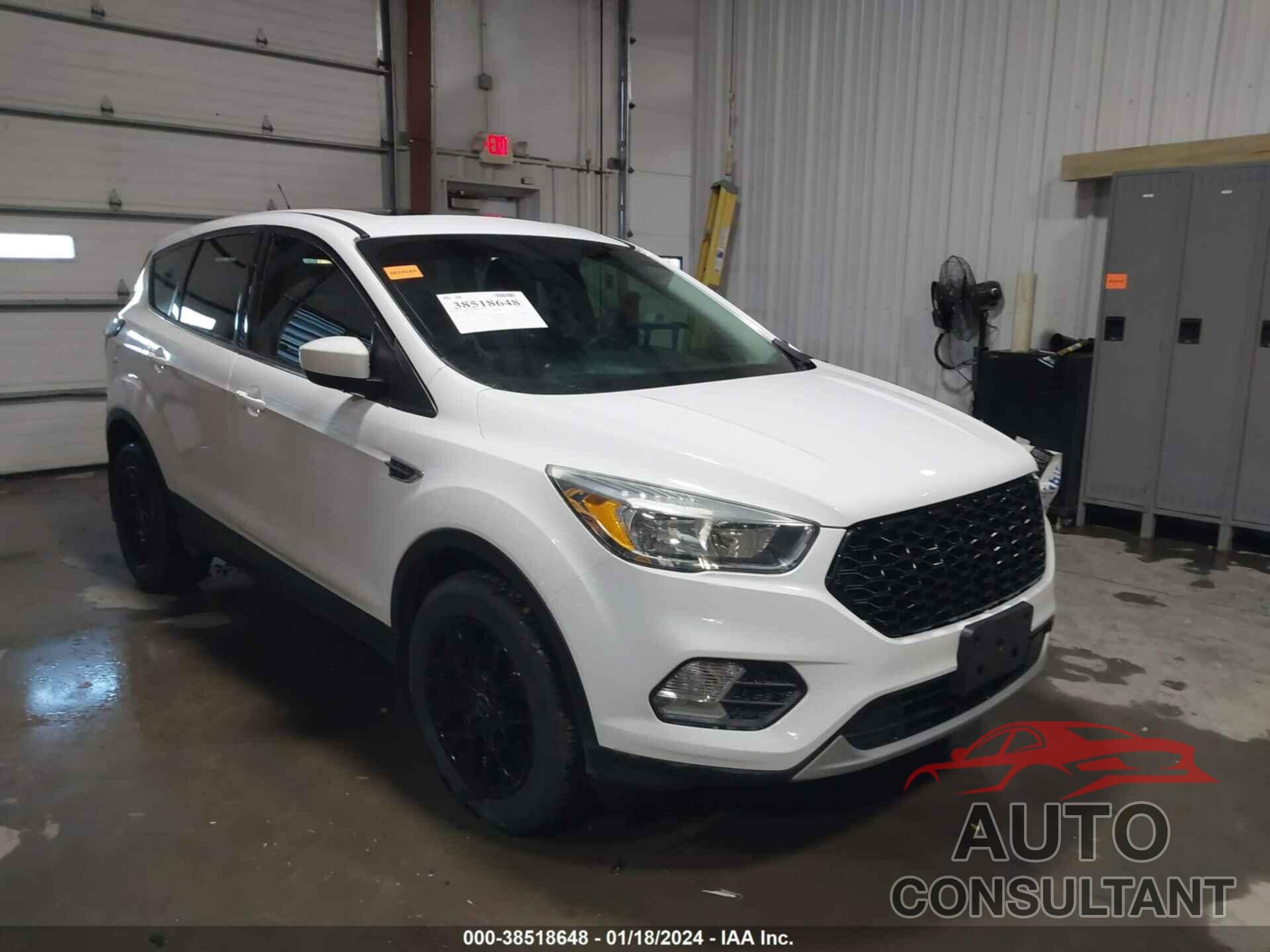 FORD ESCAPE 2017 - 1FMCU0G92HUA51554