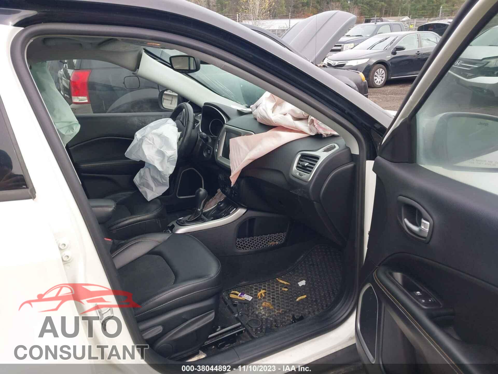 JEEP COMPASS 2018 - 3C4NJDBB4JT314053