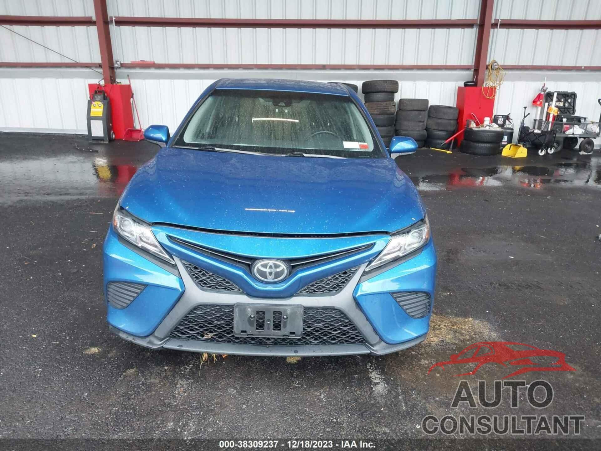 TOYOTA CAMRY 2018 - 4T1B11HK7JU044732