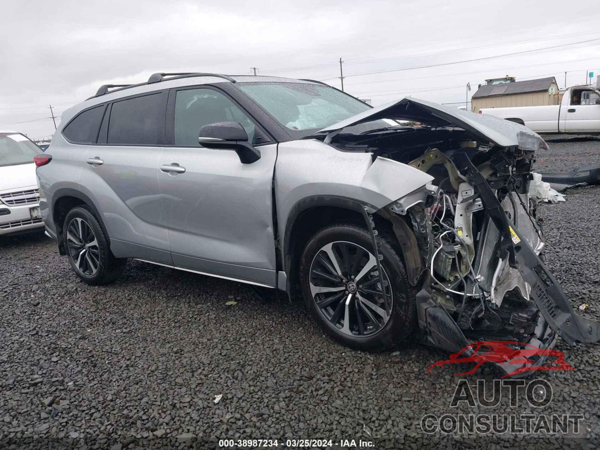 TOYOTA HIGHLANDER 2022 - 5TDLZRBH3NS255403