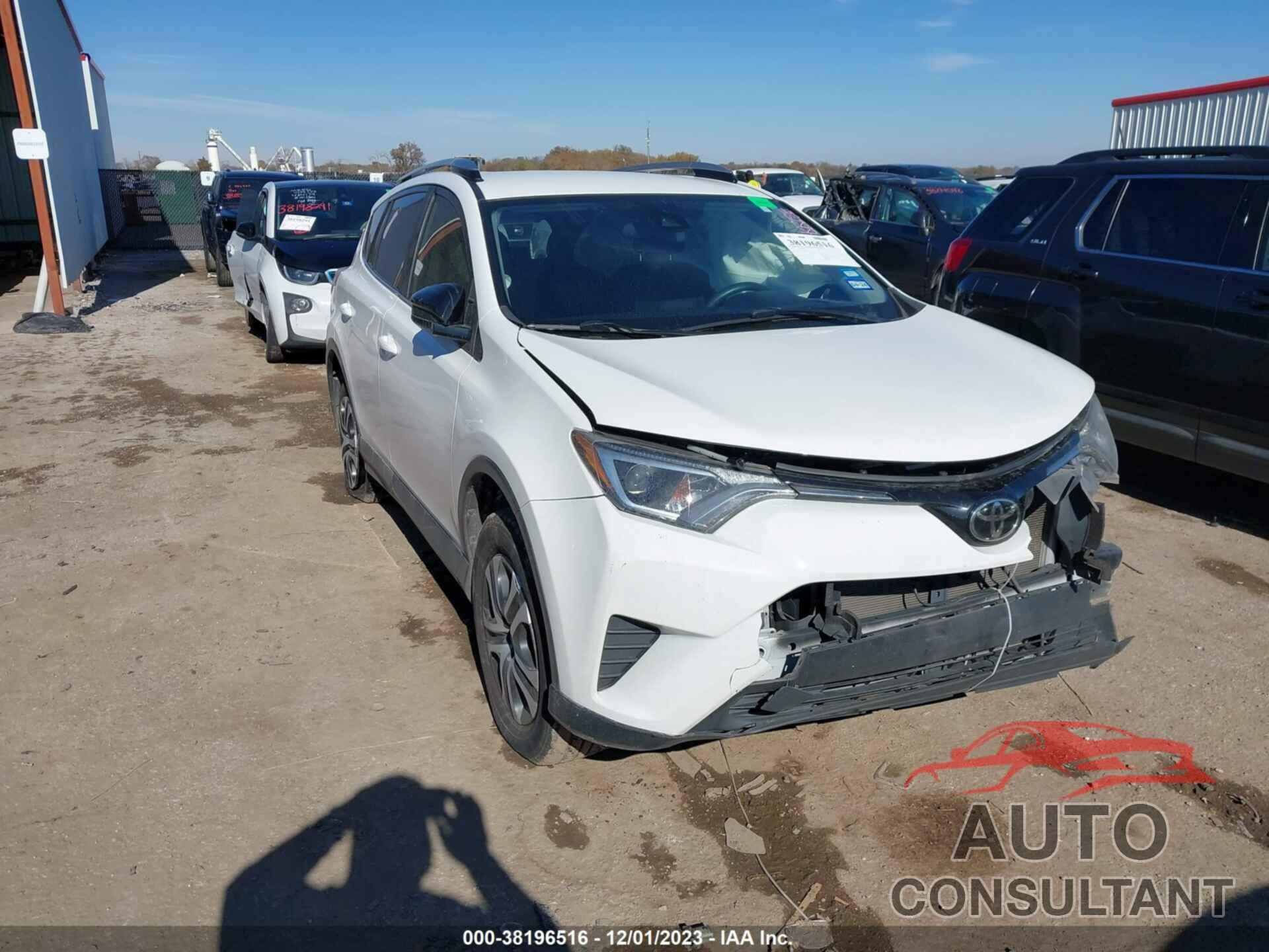 TOYOTA RAV4 2017 - JTMZFREV5HJ122857