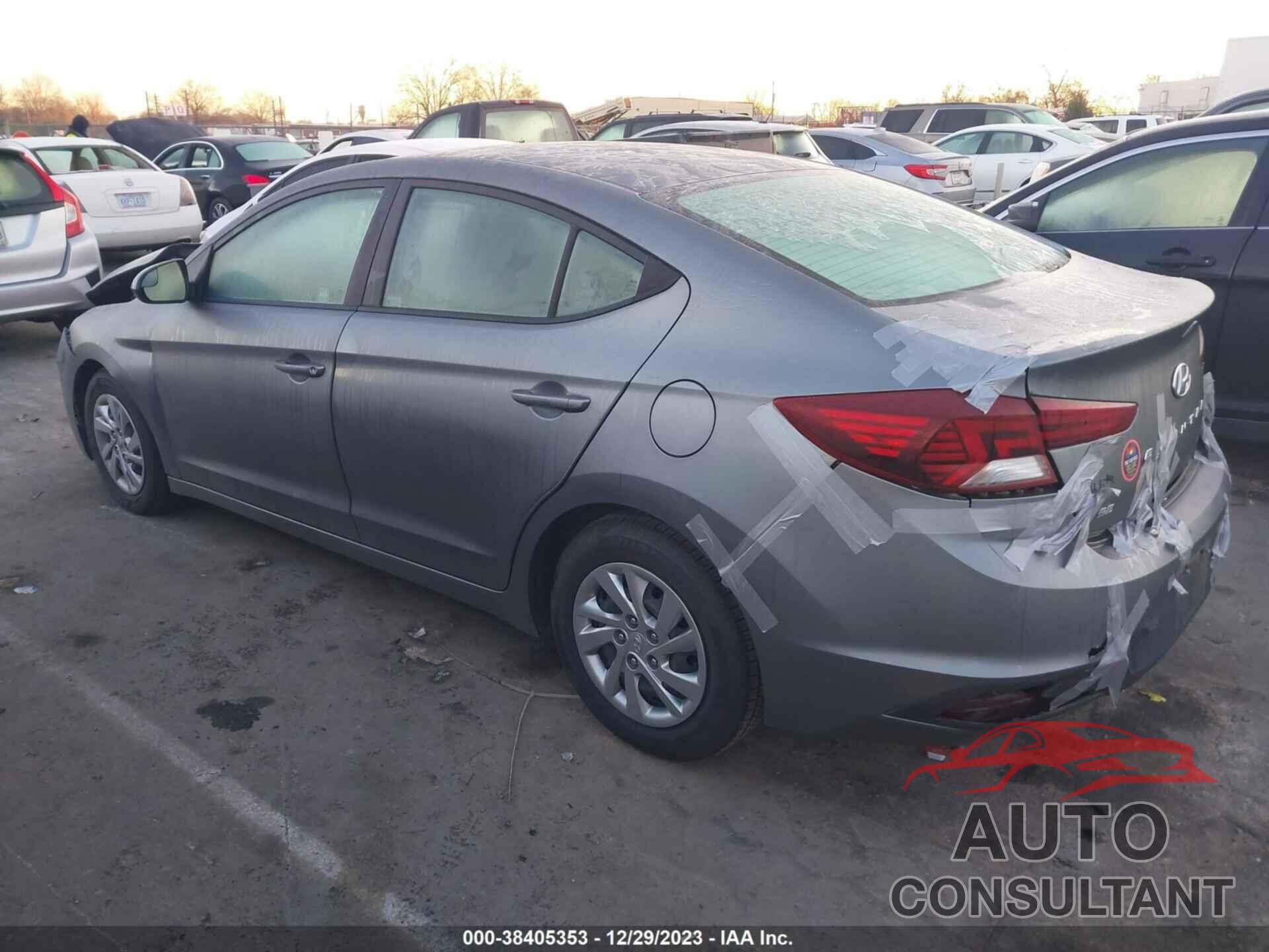 HYUNDAI ELANTRA 2019 - KMHD74LFXKU815155