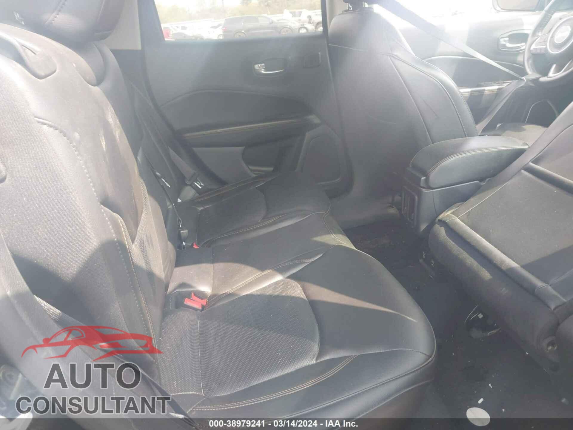JEEP COMPASS 2018 - 3C4NJCCB7JT240376