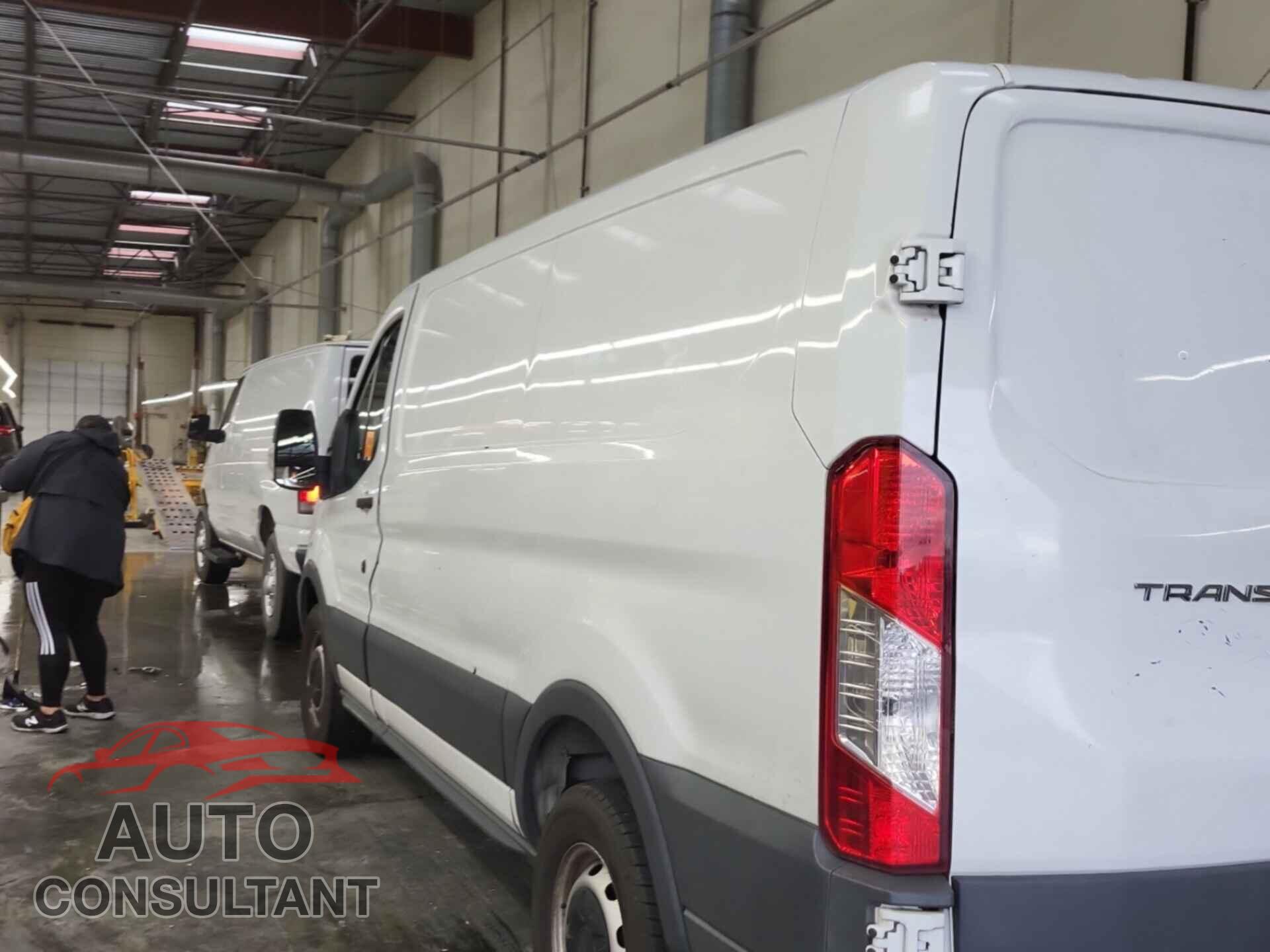 FORD TRANSIT 2017 - 1FTYR1YM2HKA32020