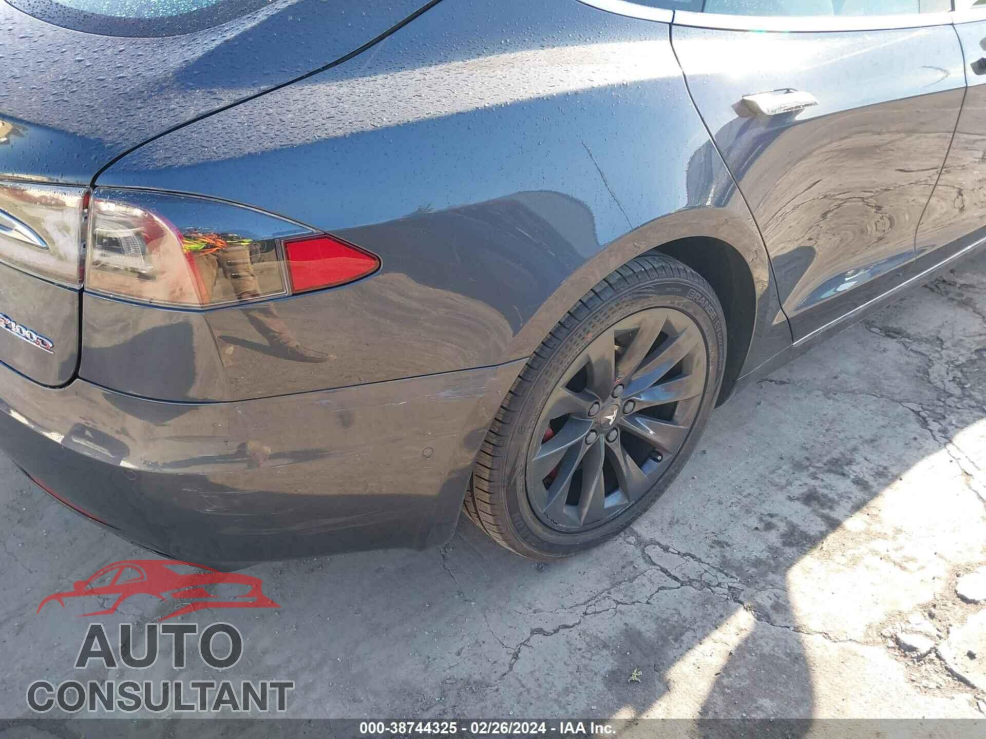 TESLA MODEL S 2018 - 5YJSA1E46JF259618