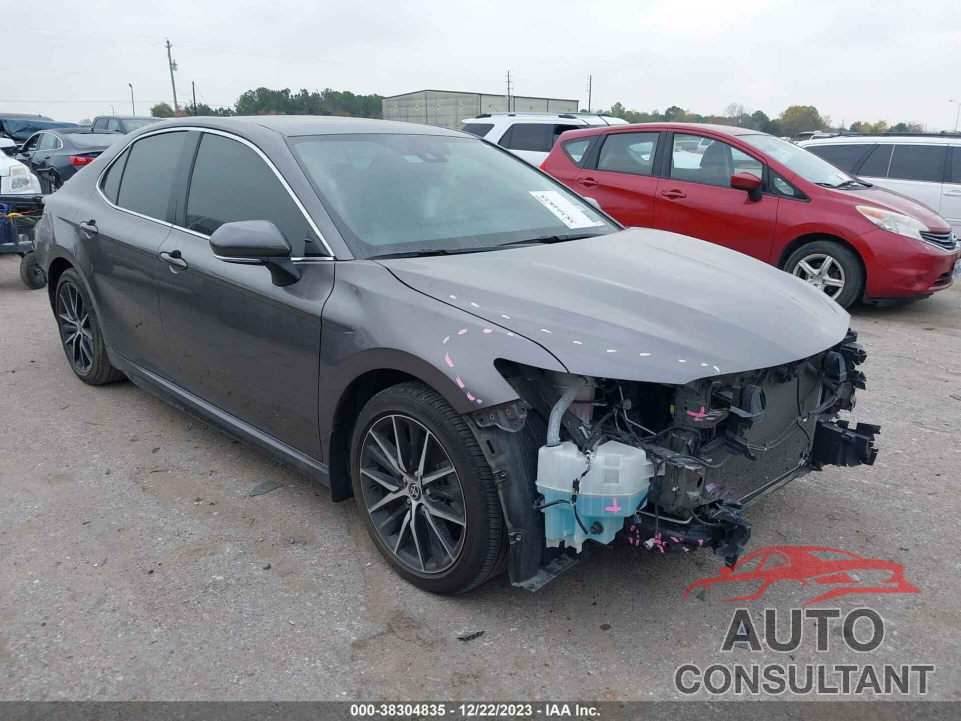 TOYOTA CAMRY 2022 - 4T1G11AK9NU040736