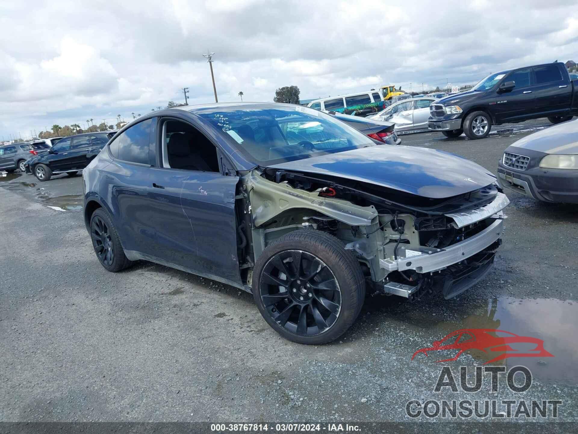 TESLA MODEL Y 2023 - 7SAYGDEE6PA156680