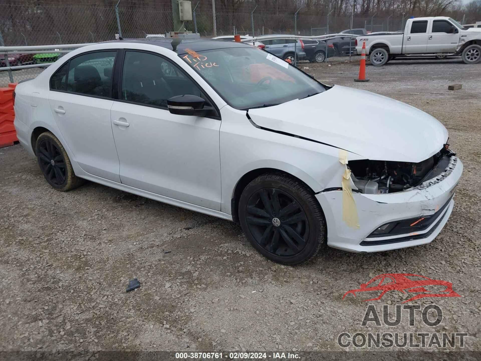 VOLKSWAGEN JETTA 2018 - 3VWD17AJ5JM237965