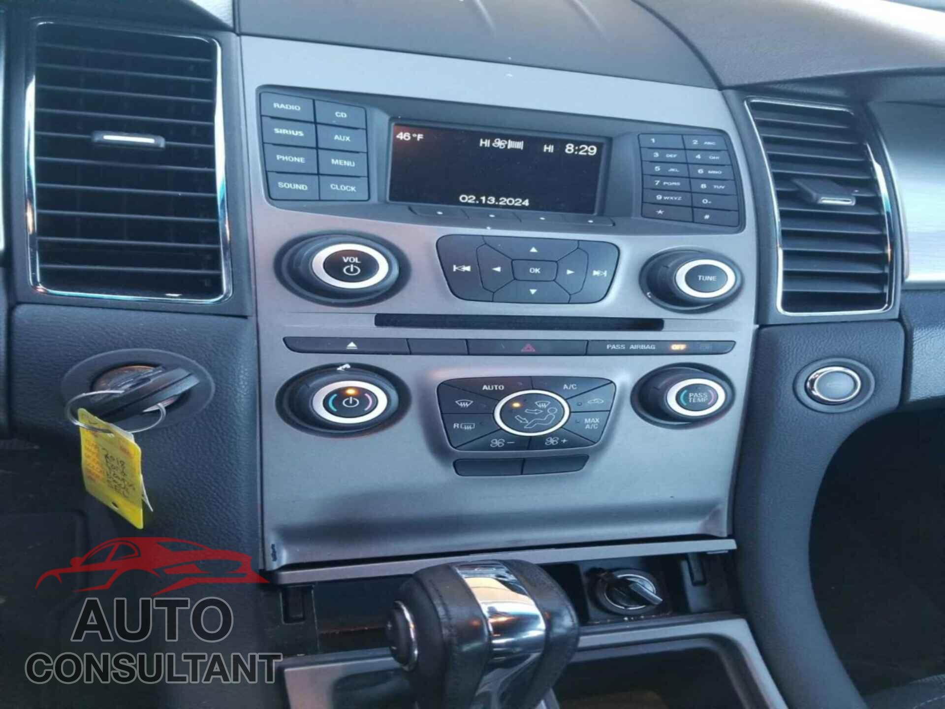 FORD TAURUS 2018 - 1FAHP2E84JG127857