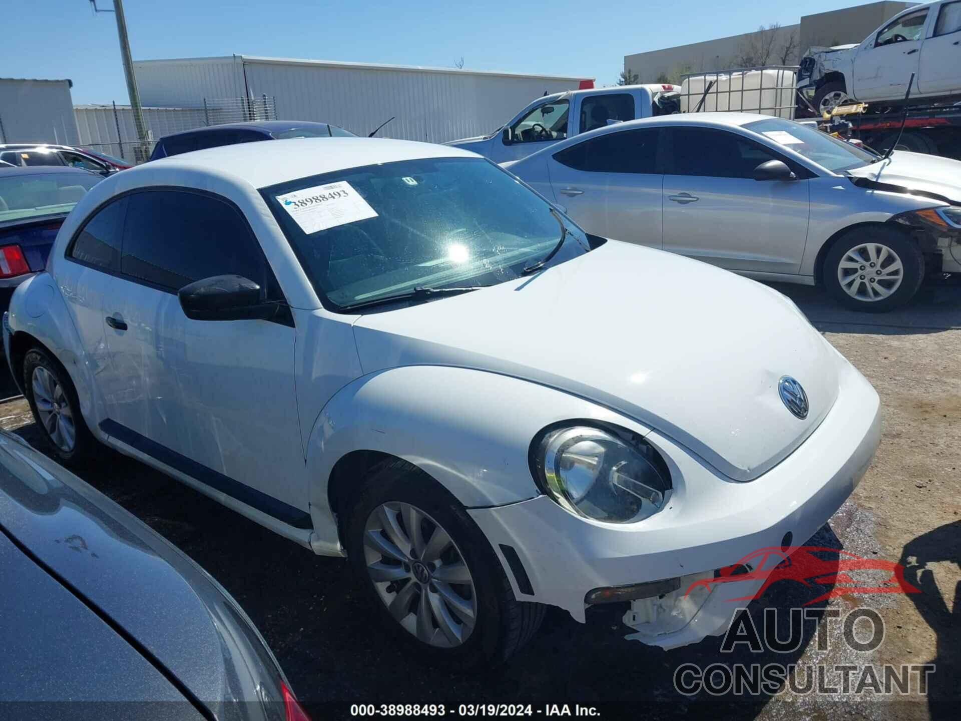 VOLKSWAGEN BEETLE 2017 - 3VWF17AT7HM628233