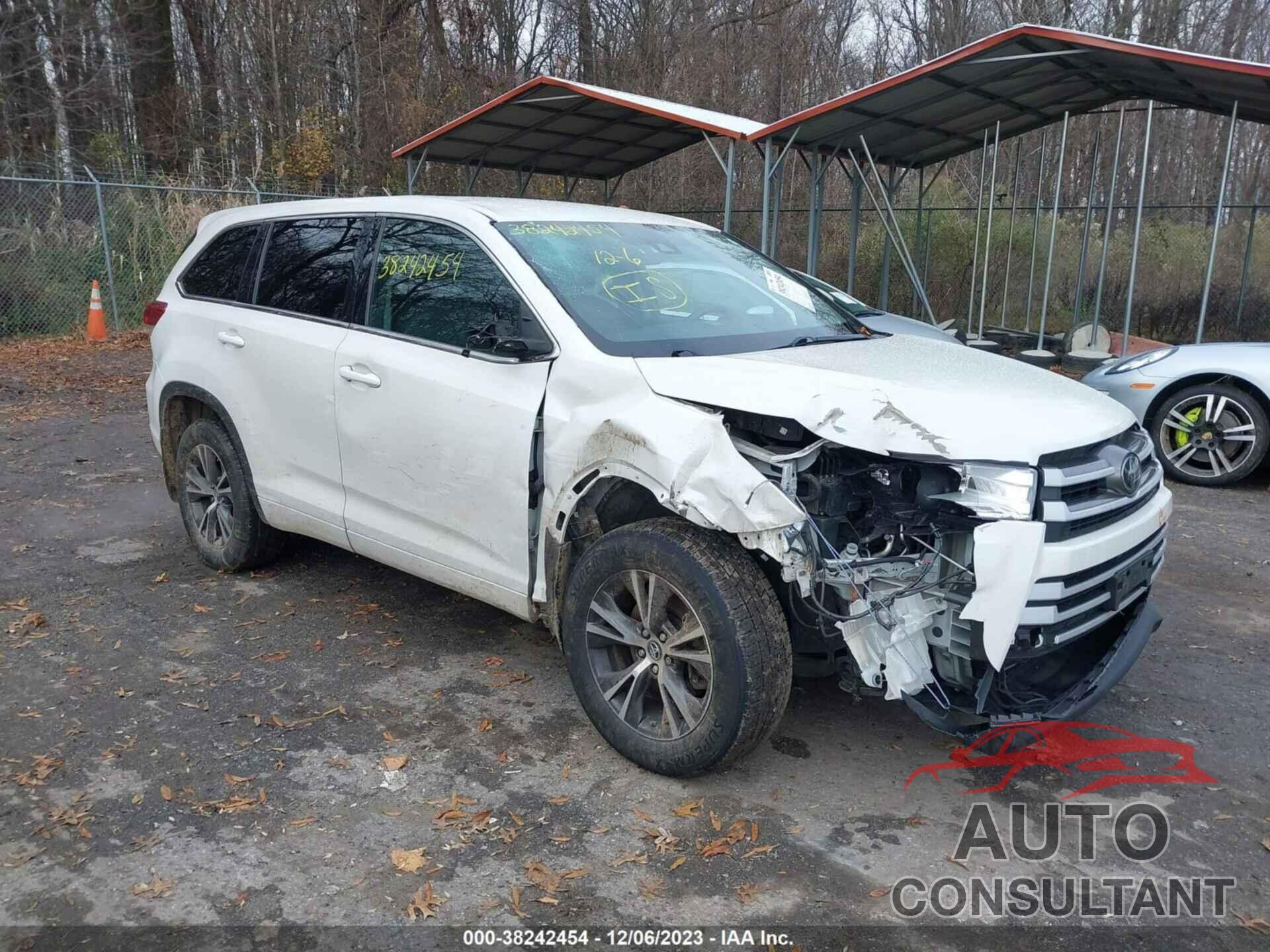 TOYOTA HIGHLANDER 2018 - 5TDZARFH4JS040764