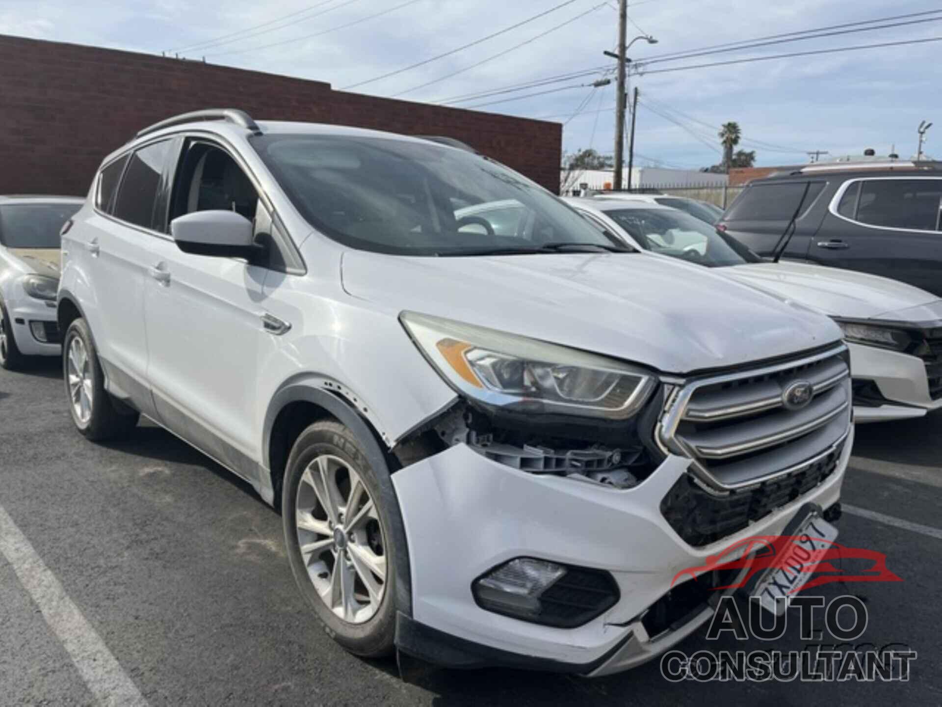 FORD ESCAPE 2017 - 1FMCU9G90HUC98902