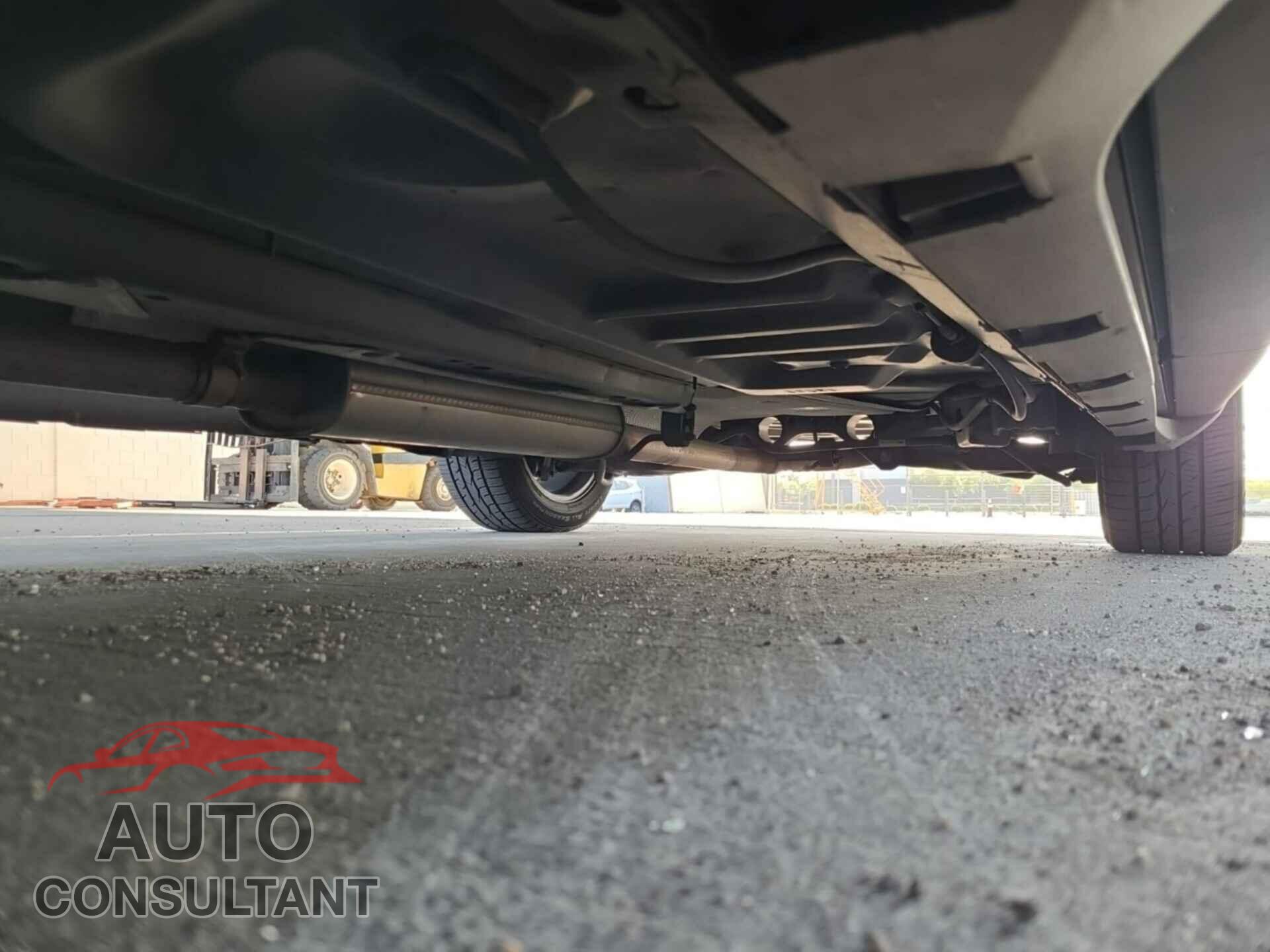 FORD TAURUS 2017 - 1FAHP2E8XHG124021