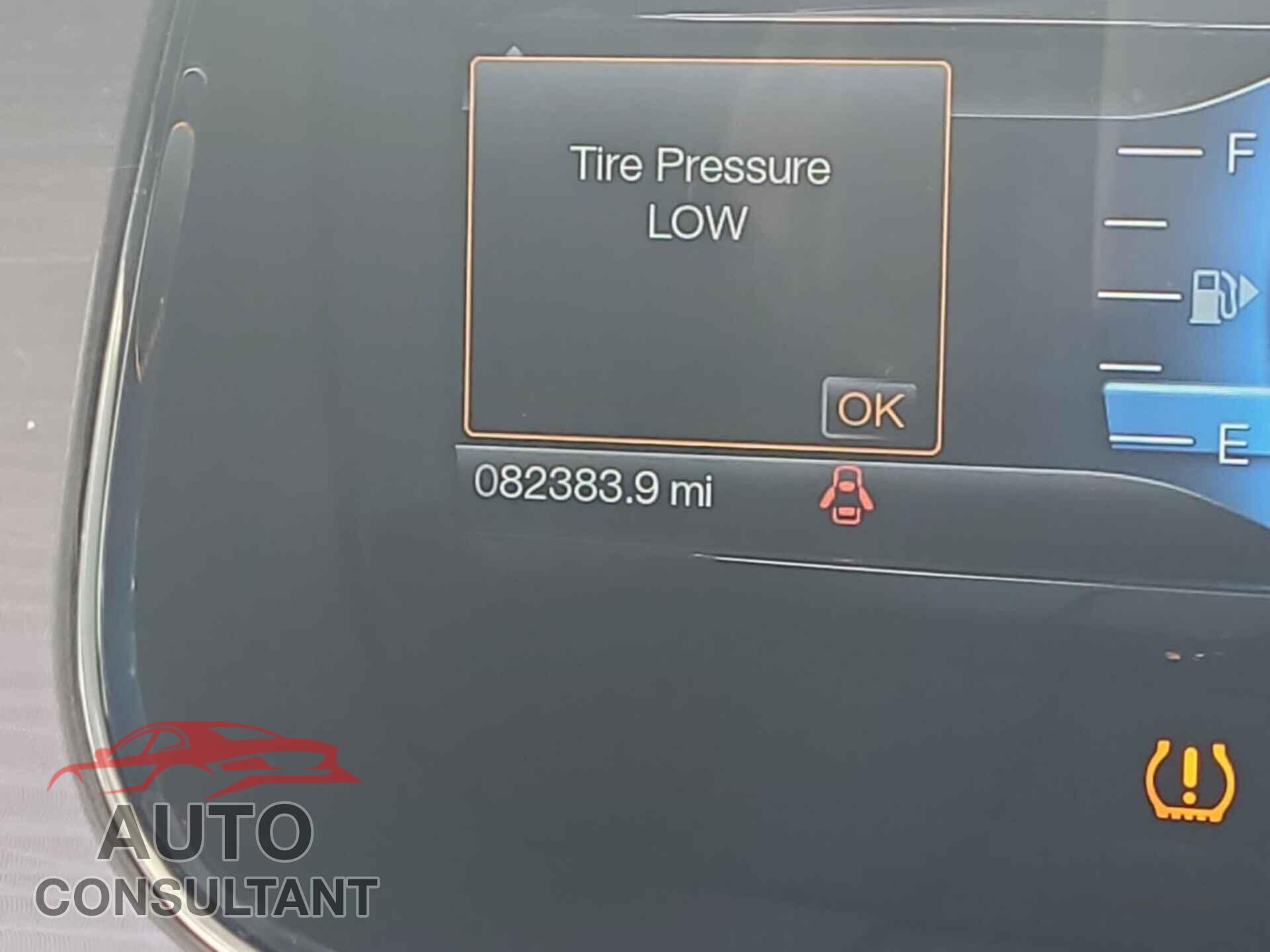 FORD TAURUS 2017 - 1FAHP2E86HG139065