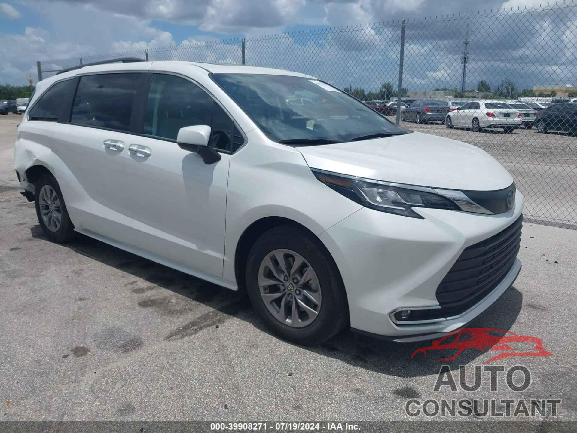 TOYOTA SIENNA 2023 - 5TDYRKEC6PS164934