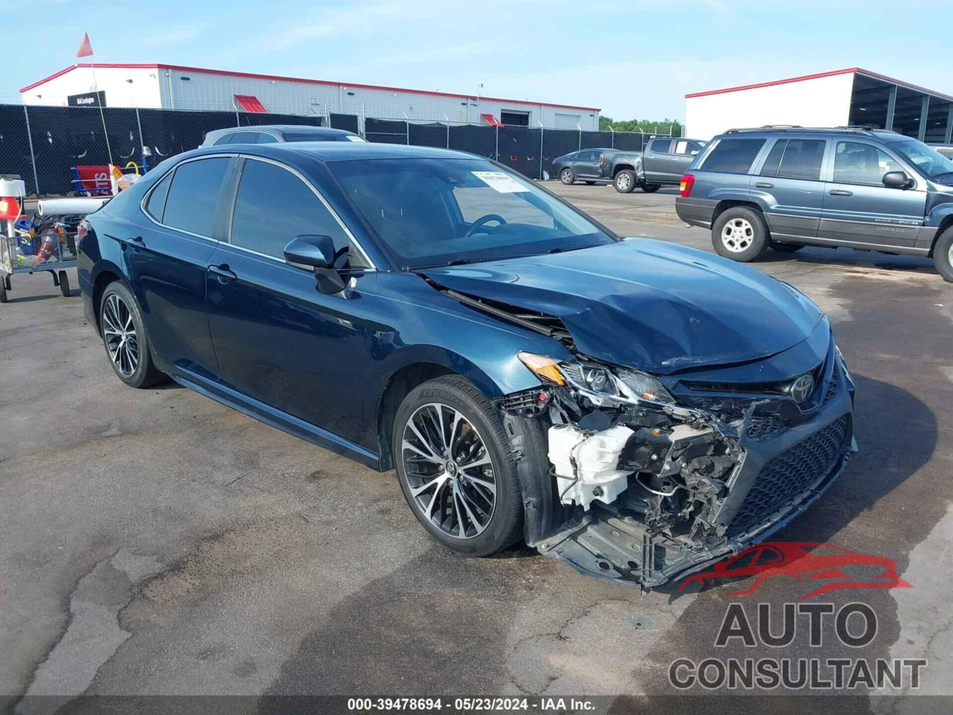 TOYOTA CAMRY 2018 - 4T1B11HK2JU565437