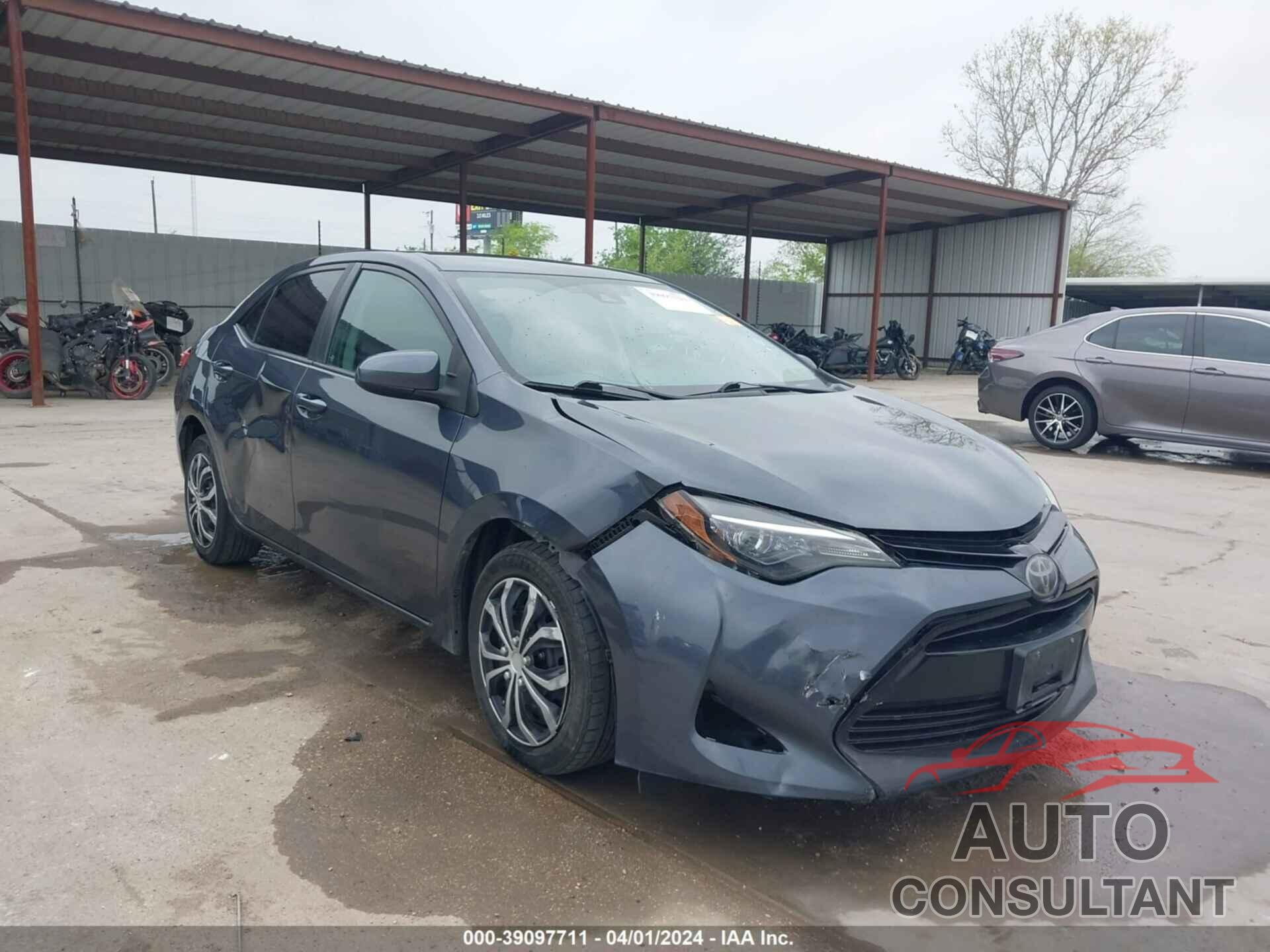 TOYOTA COROLLA 2018 - 5YFBURHE3JP756348