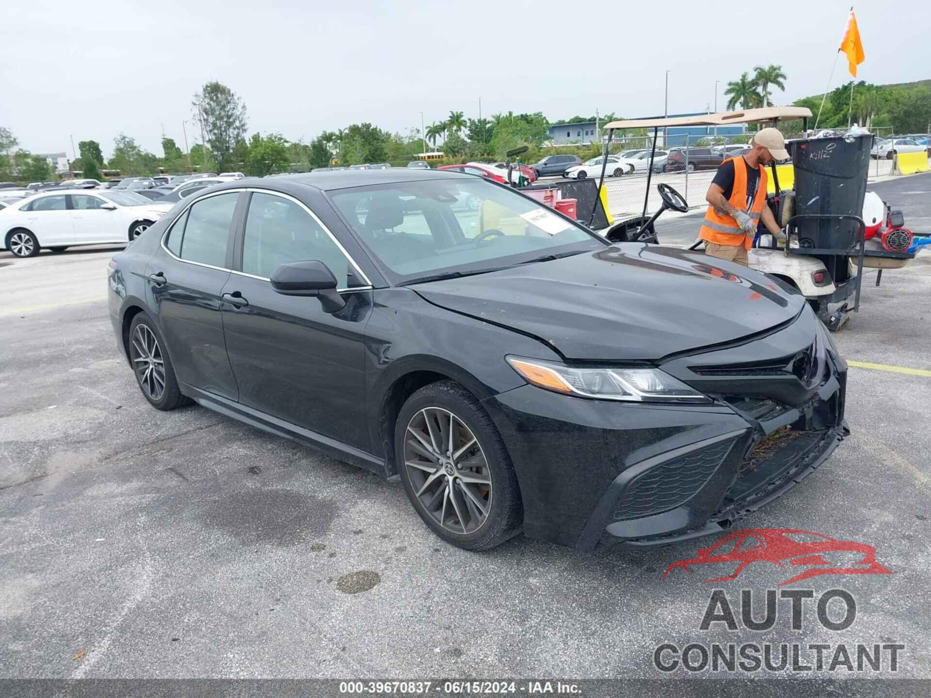 TOYOTA CAMRY 2021 - 4T1G11AK4MU559305