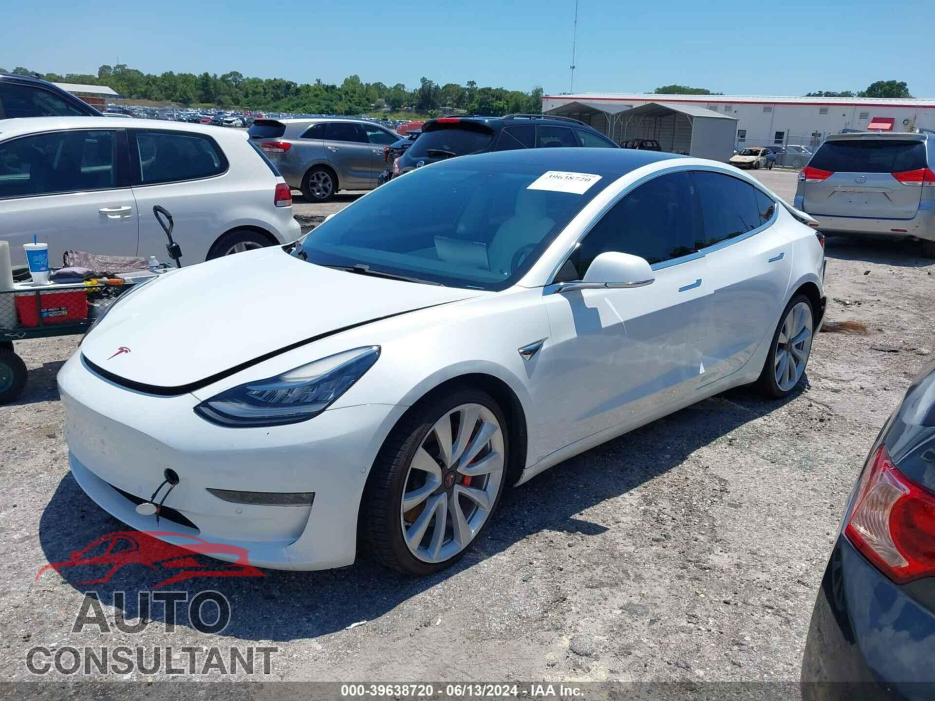 TESLA MODEL 3 2018 - 5YJ3E1EBXJF055900