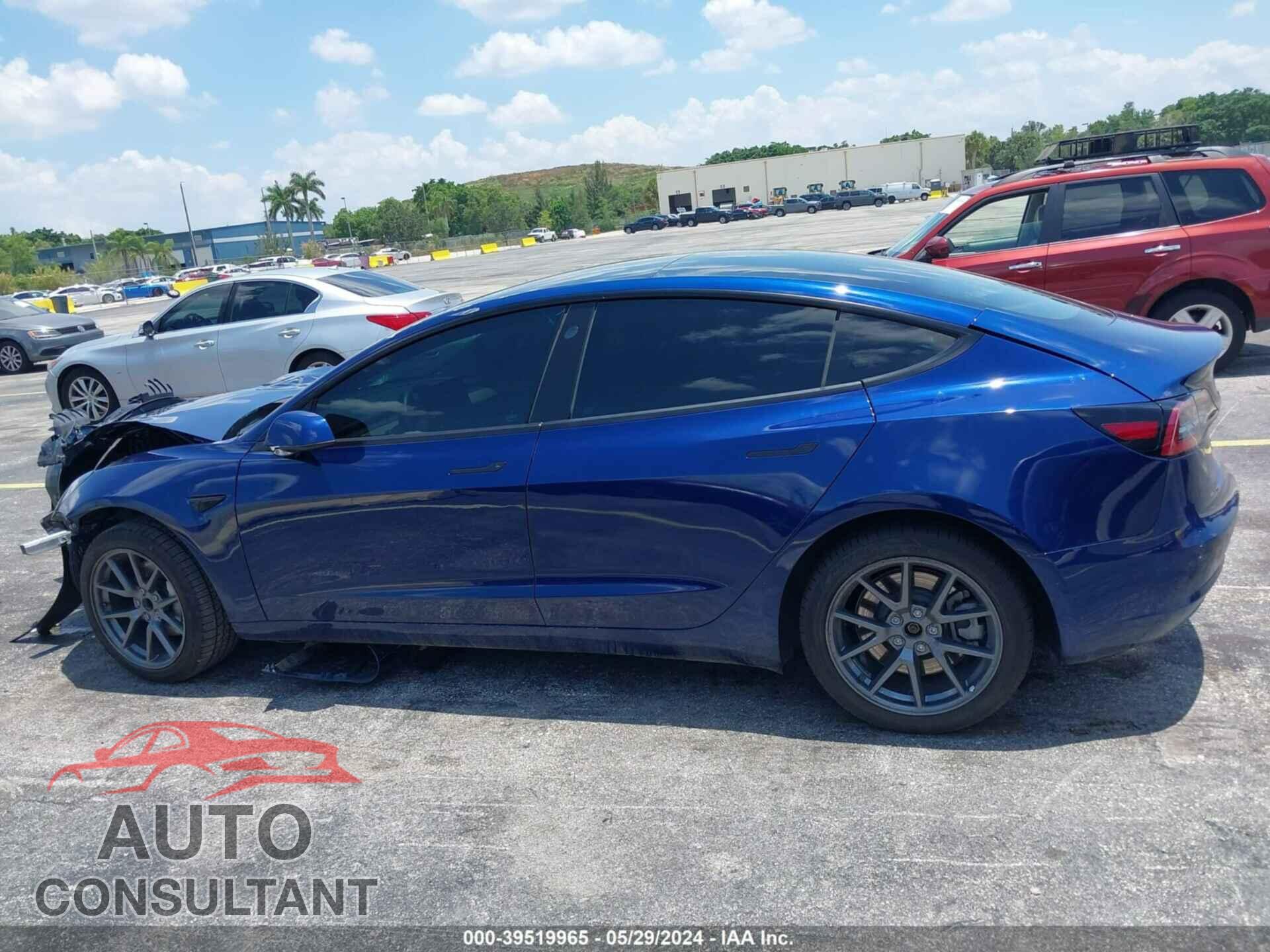 TESLA MODEL 3 2022 - 5YJ3E1EA8NF106856