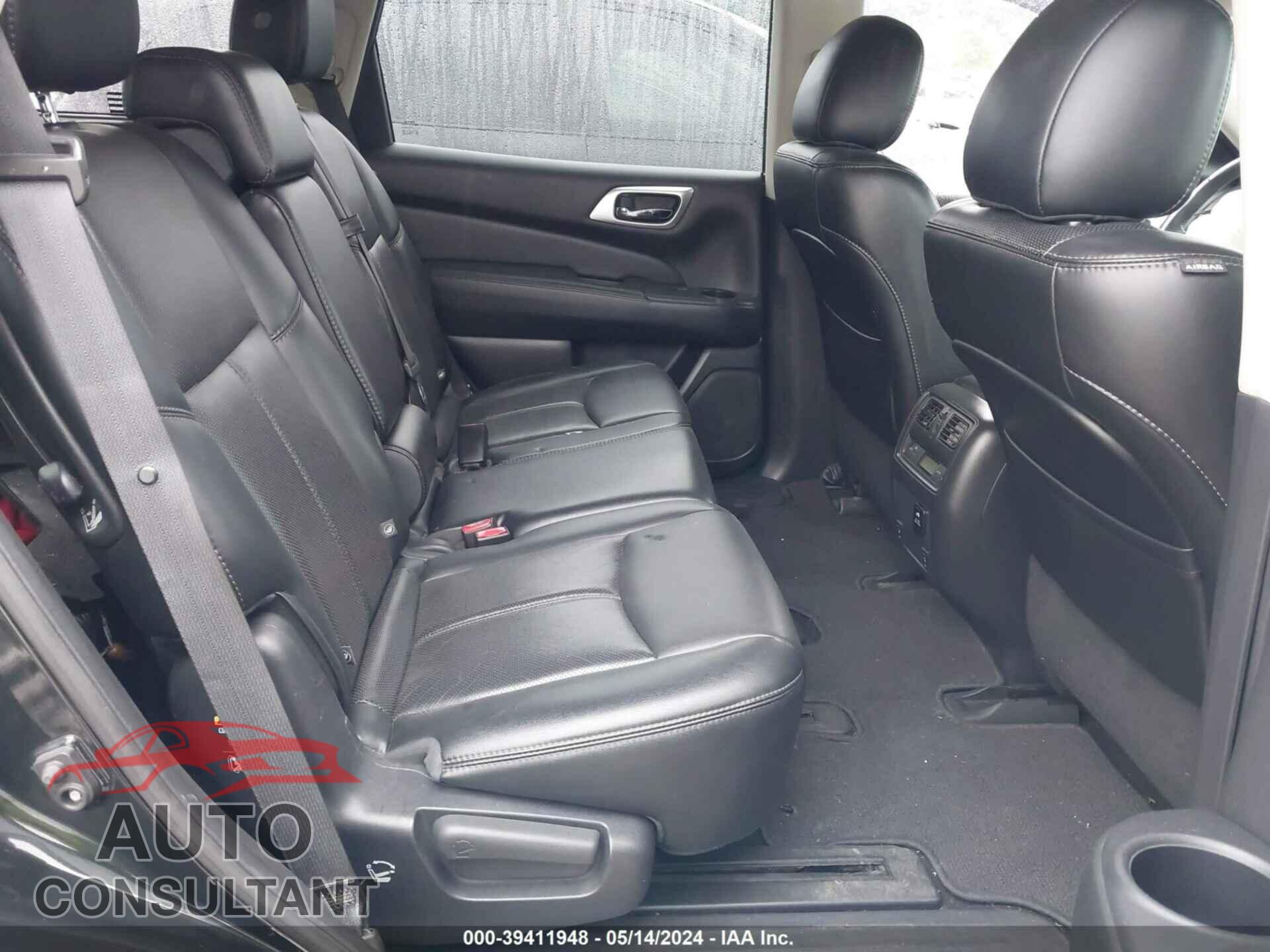 NISSAN PATHFINDER 2016 - 5N1AR2MM2GC632697
