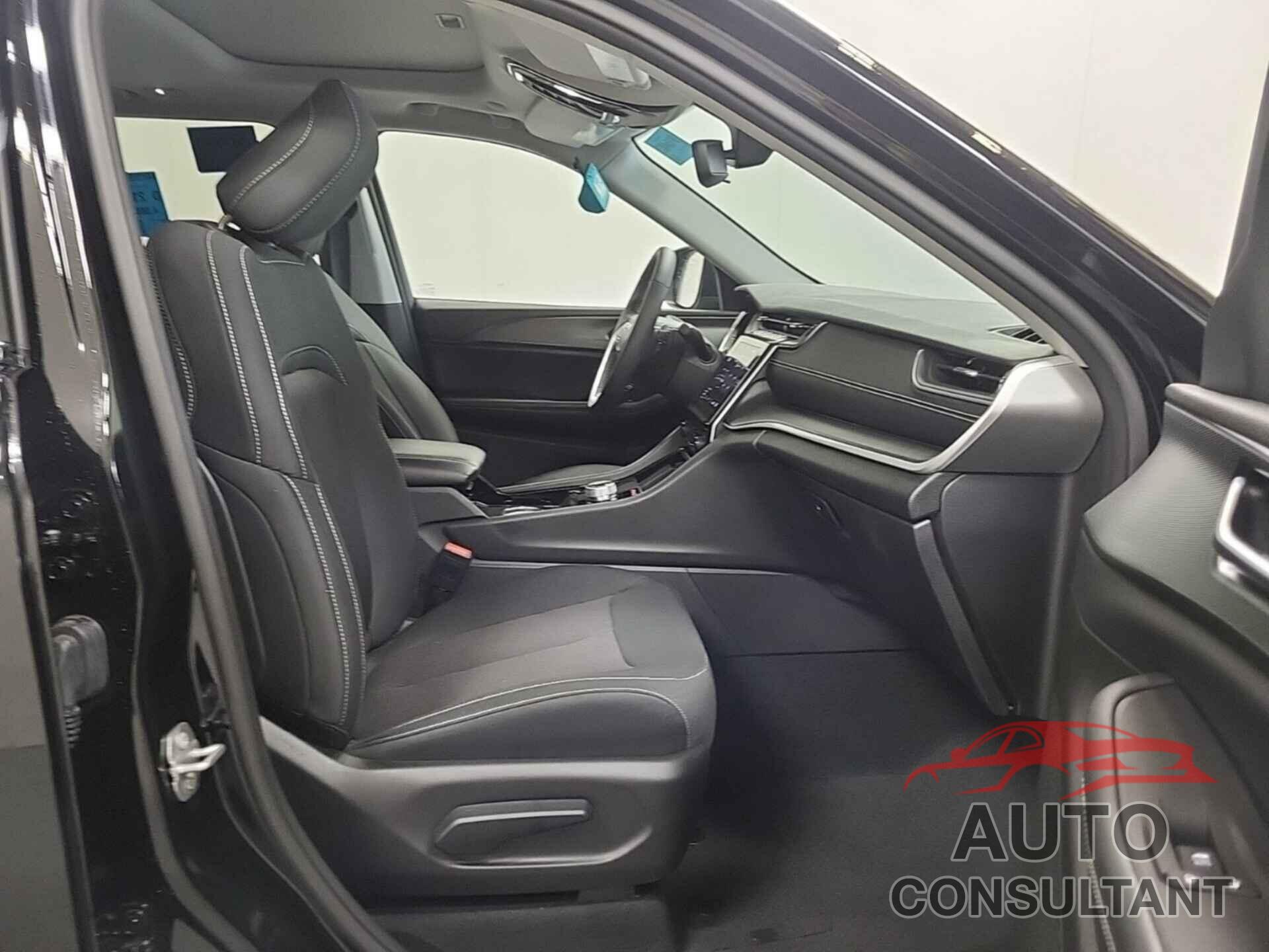 JEEP GRAND CHEROKEE 2023 - 1C4RJHAG6PC541402