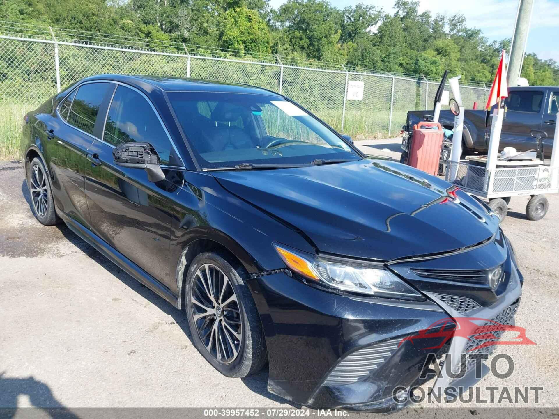 TOYOTA CAMRY 2018 - 4T1B11HK7JU670426